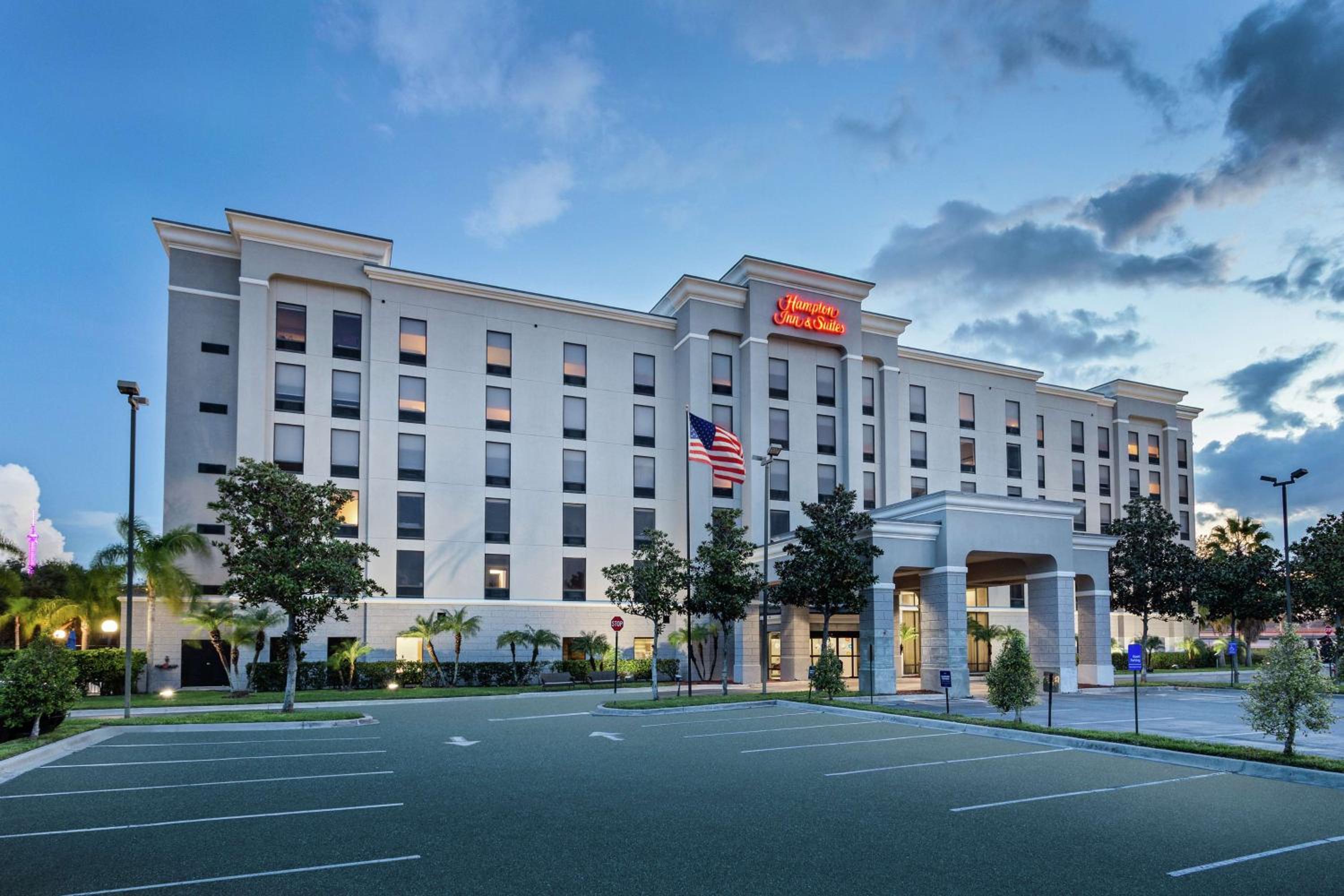 Hotel Hampton Inn & Suites Orlando International Drive North - Image 1