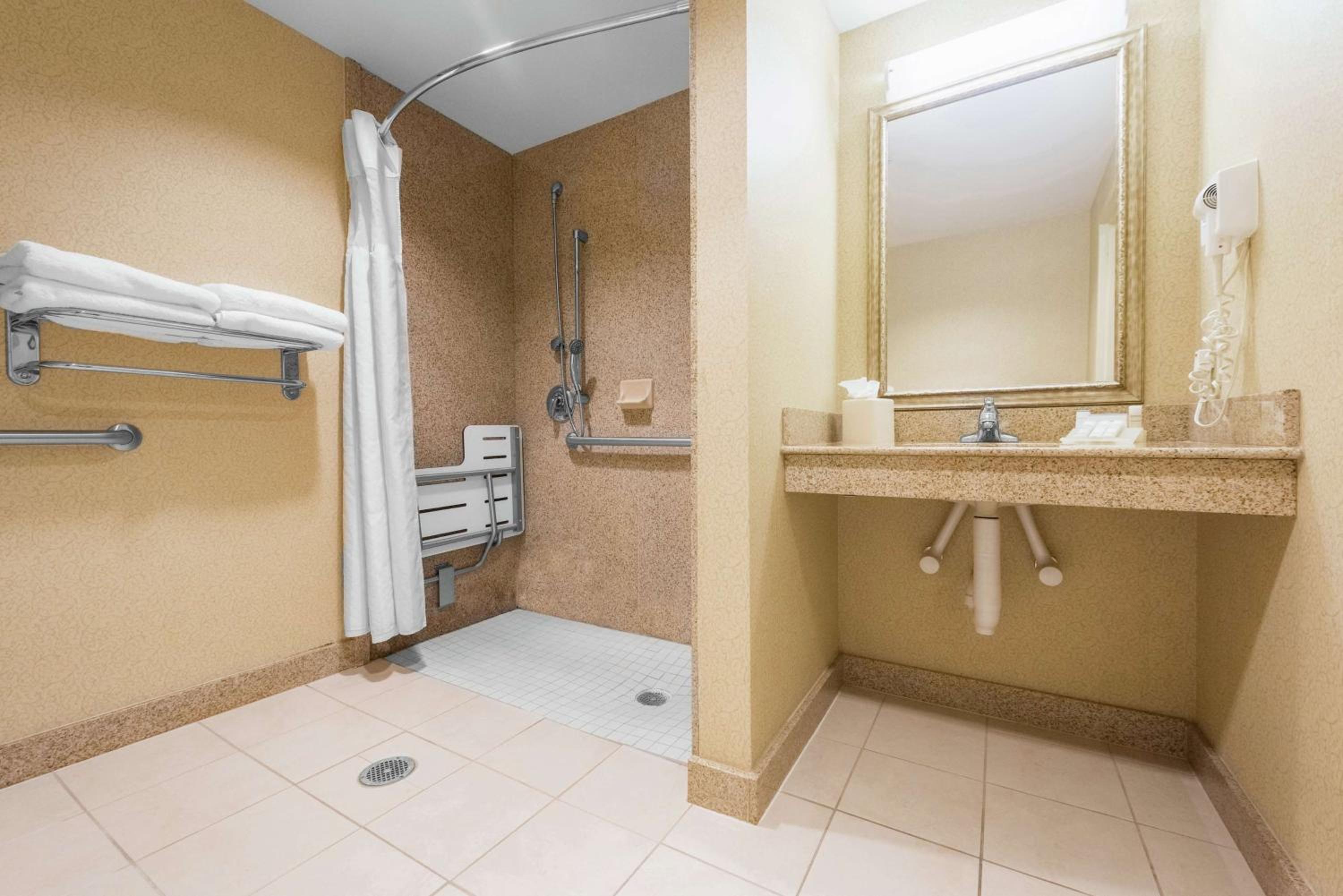 Meridian Vacations - Hilton Garden Inn Meridian - Property Image 56