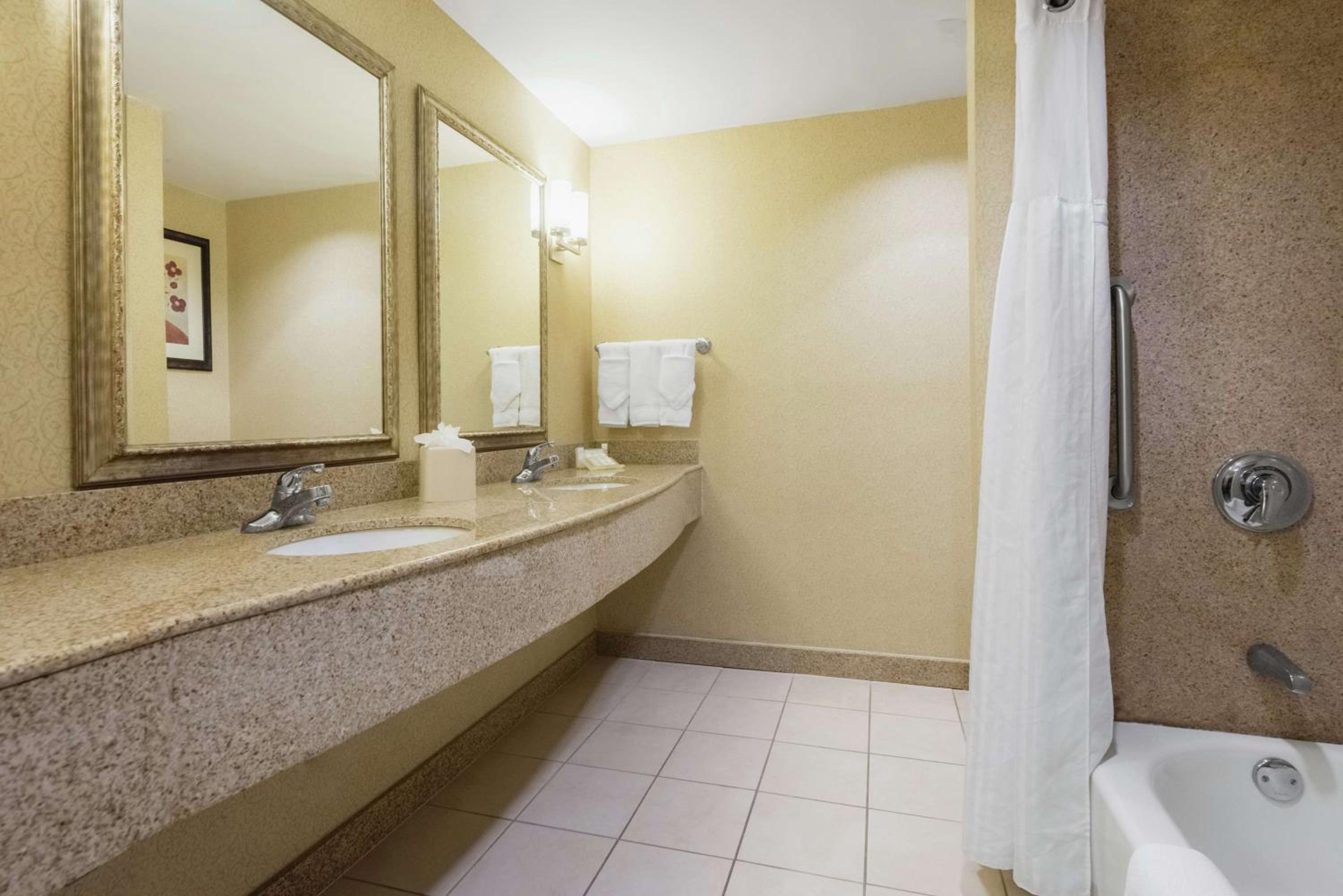 Meridian Vacations - Hilton Garden Inn Meridian - Property Image 42