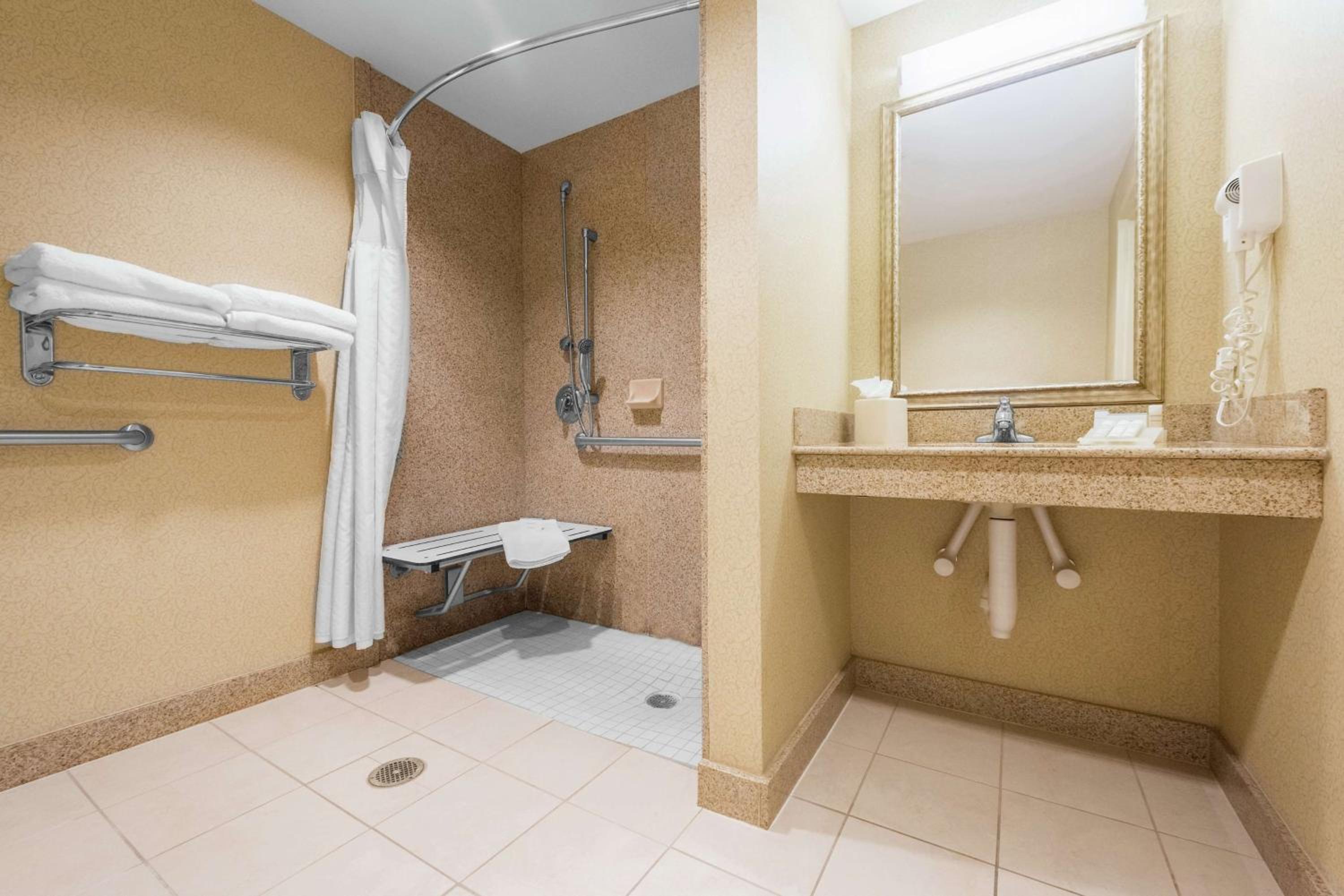 Meridian Vacations - Hilton Garden Inn Meridian - Property Image 50