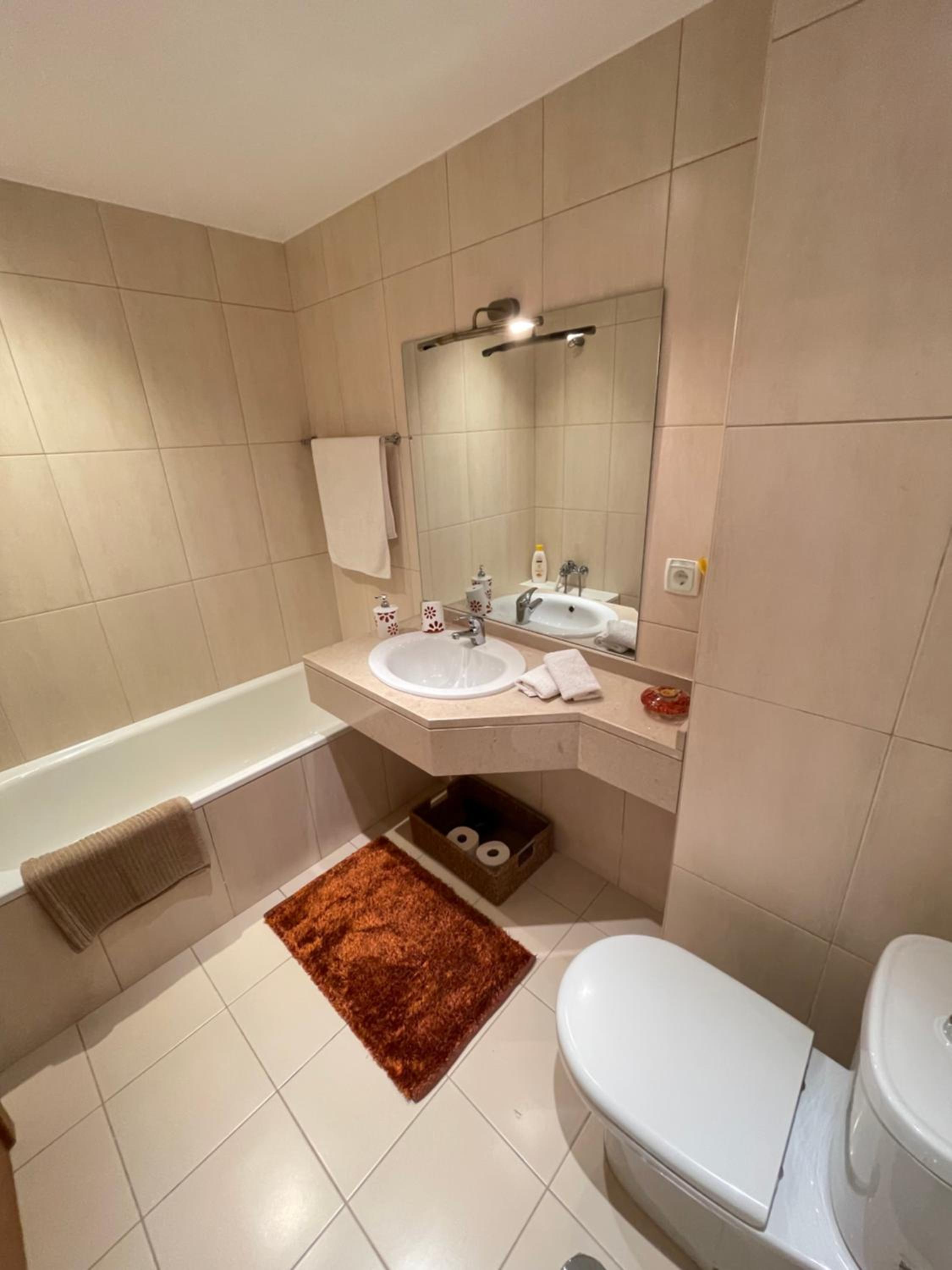 Cantinho da Té en Câmara de Lobos — bathroom