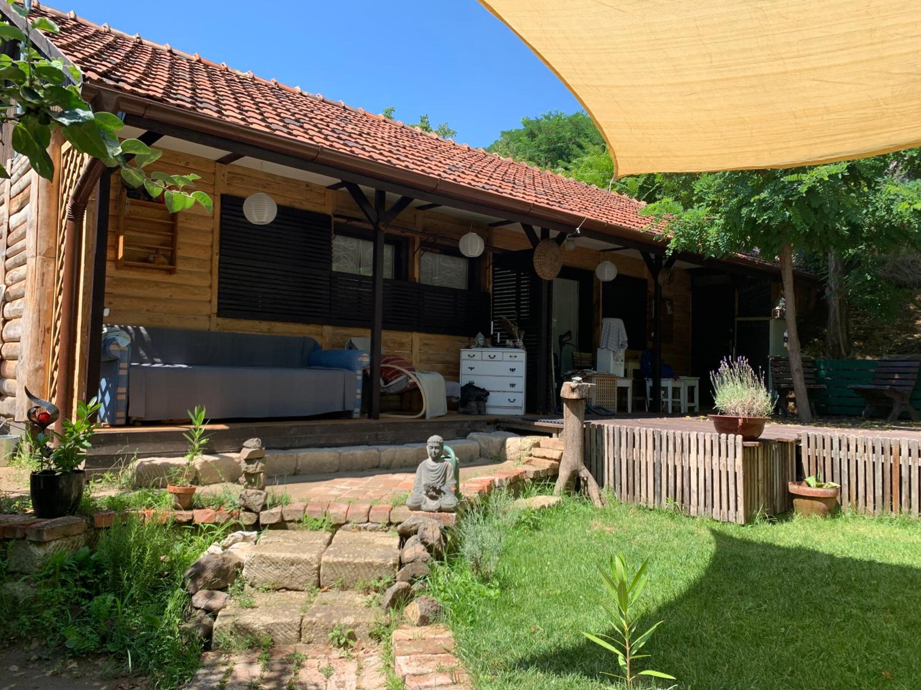 Gong Faház - Eger