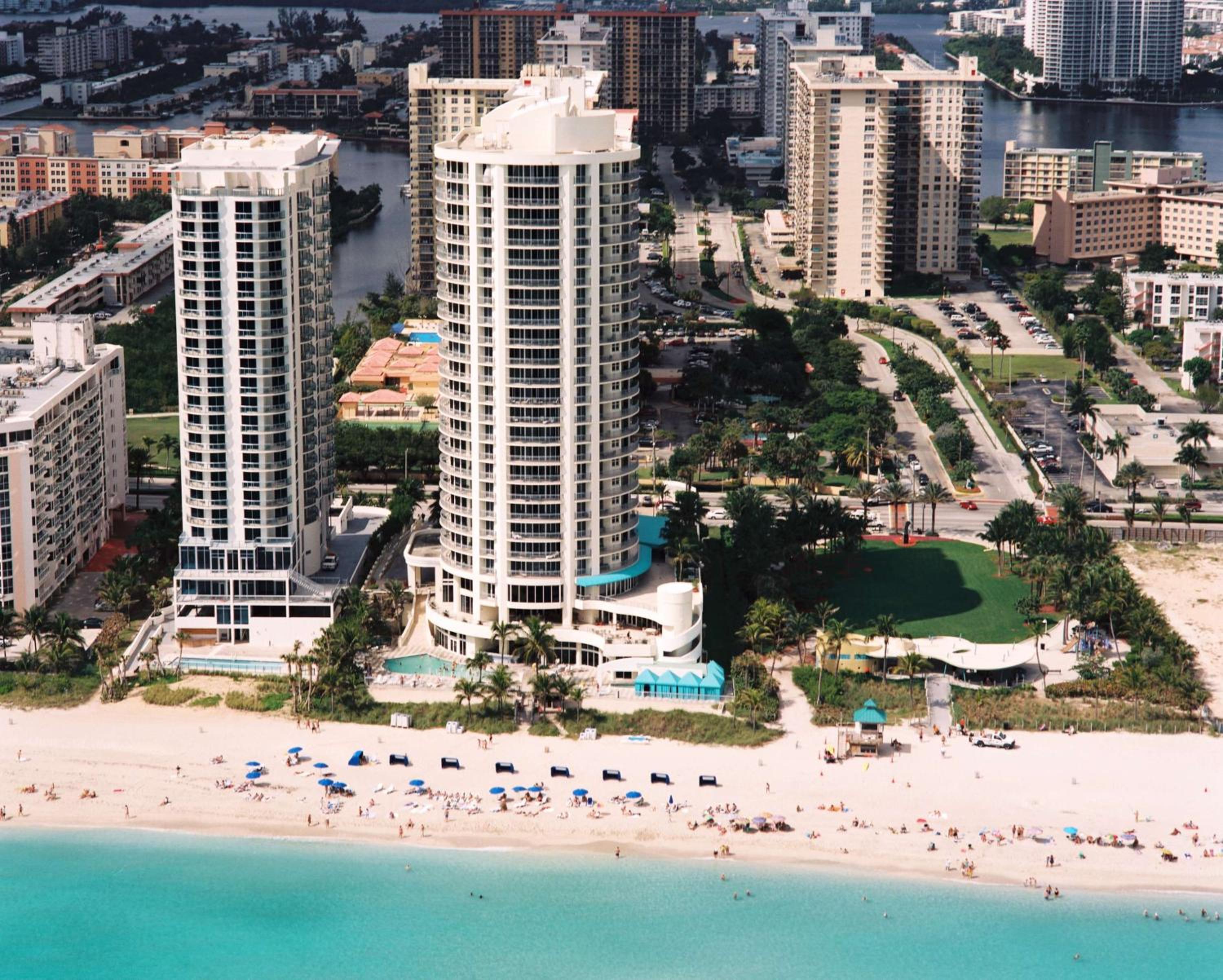 DoubleTree by Hilton Ocean Point Resort - North Miami Beach-4