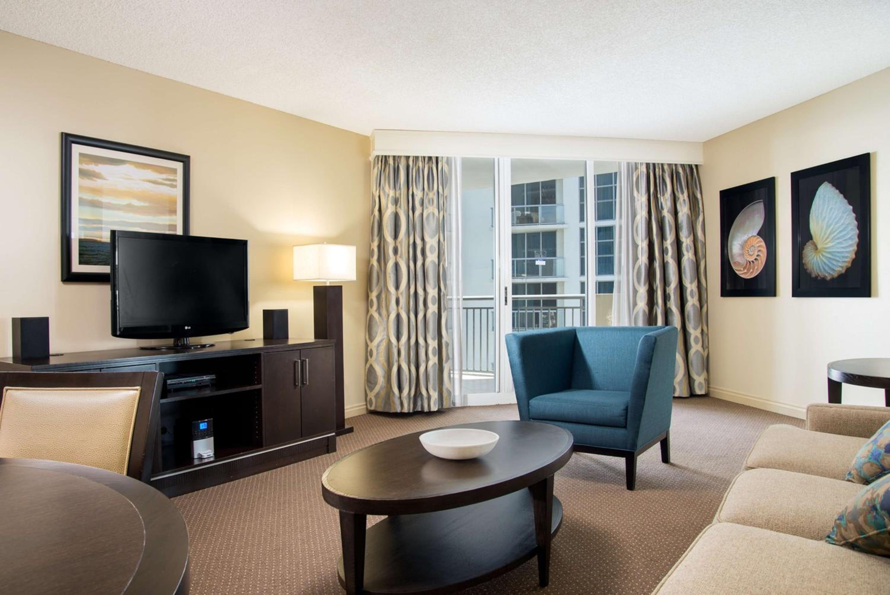 Miami Vacations - DoubleTree by Hilton Ocean Point Resort - North Miami Beach - Property Image 7