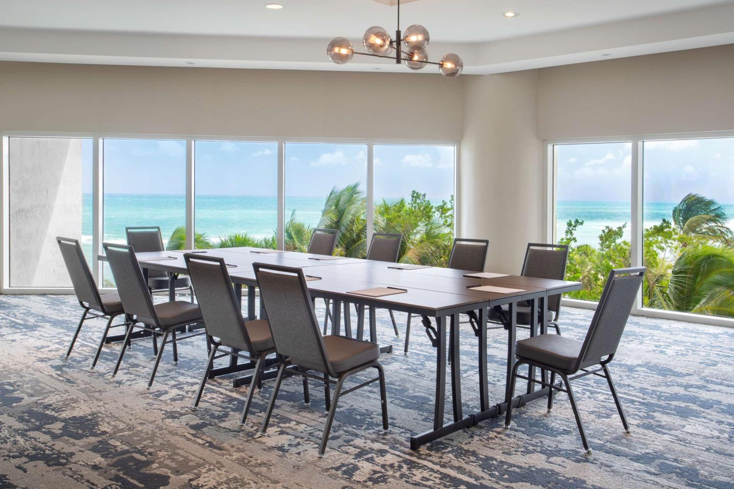 Miami Vacations - DoubleTree by Hilton Ocean Point Resort - North Miami Beach - Property Image 21