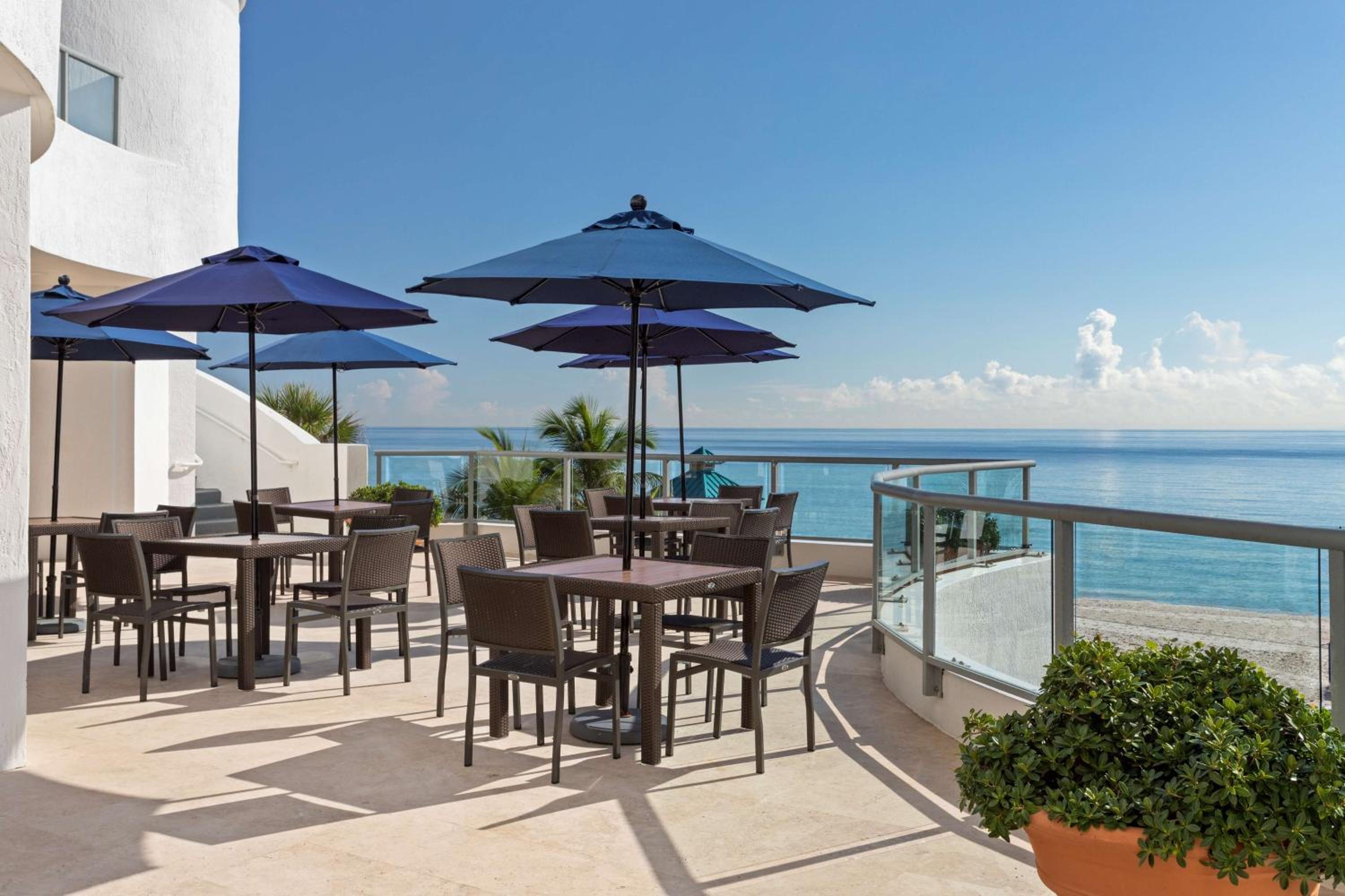 Miami Vacations - DoubleTree by Hilton Ocean Point Resort - North Miami Beach - Property Image 58