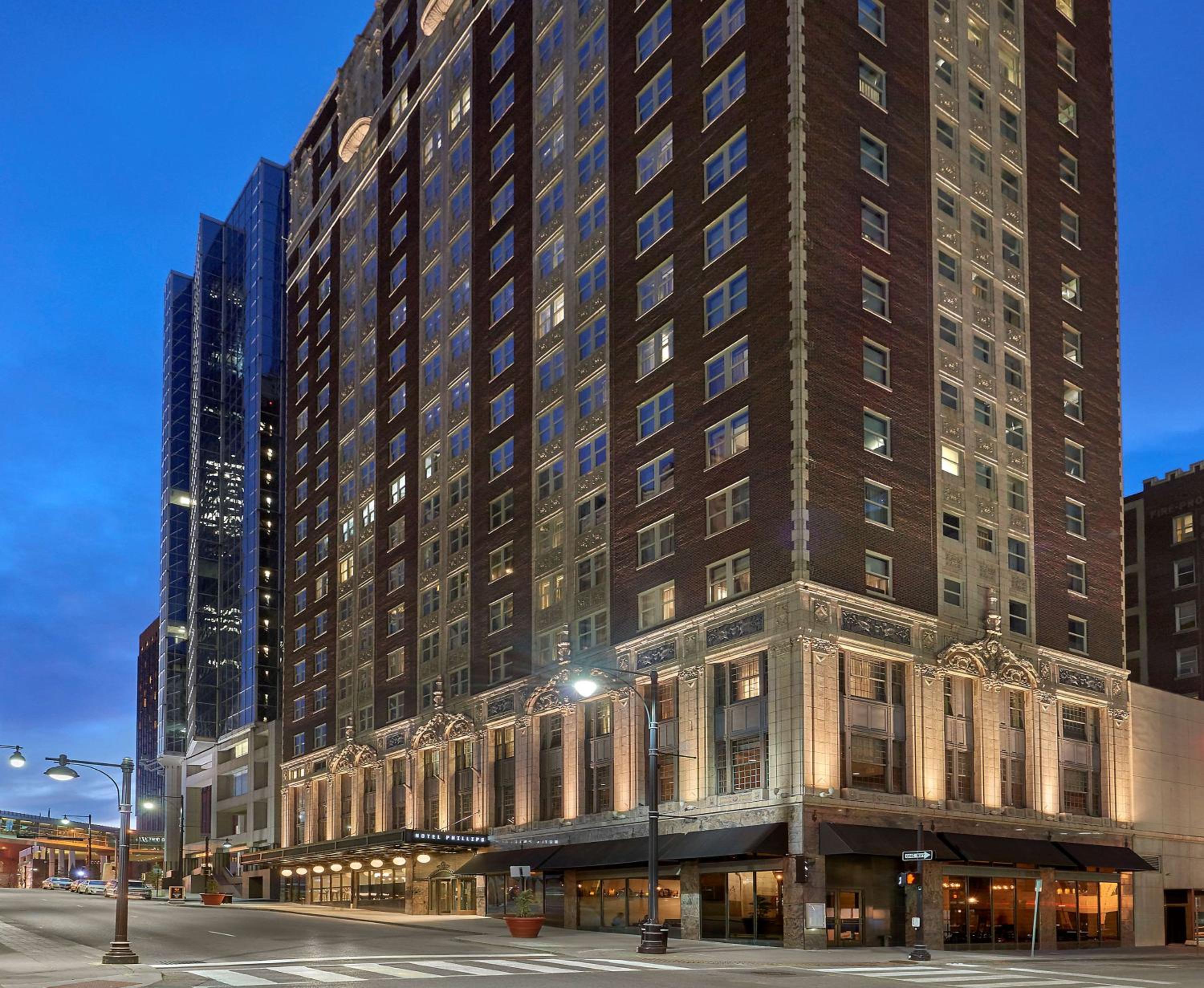 Kansas City Vacations - Hotel Phillips Kansas City, Curio Collection By Hilton - Property Image 61
