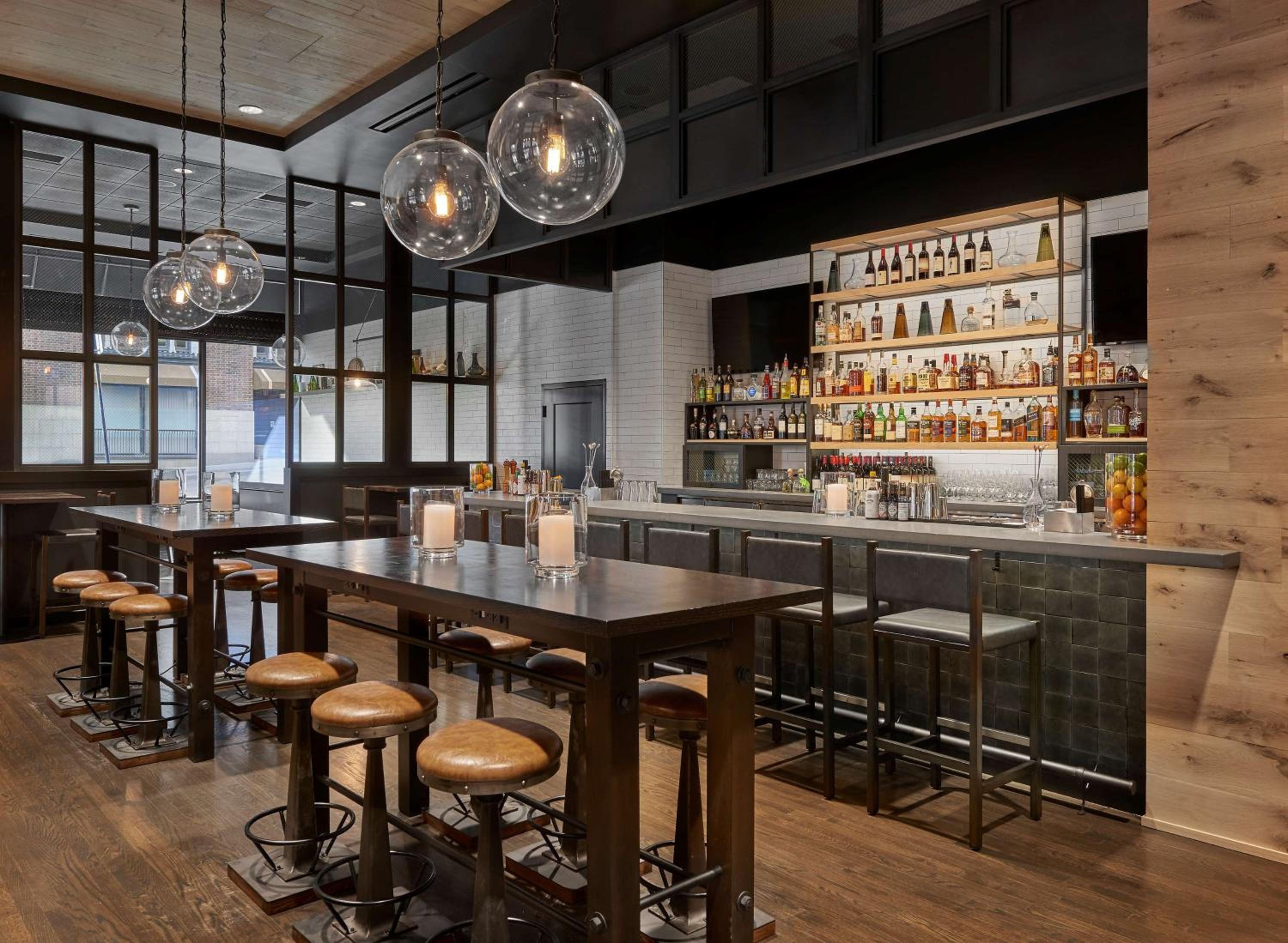 Kansas City Vacations - Hotel Phillips Kansas City, Curio Collection By Hilton - Property Image 21