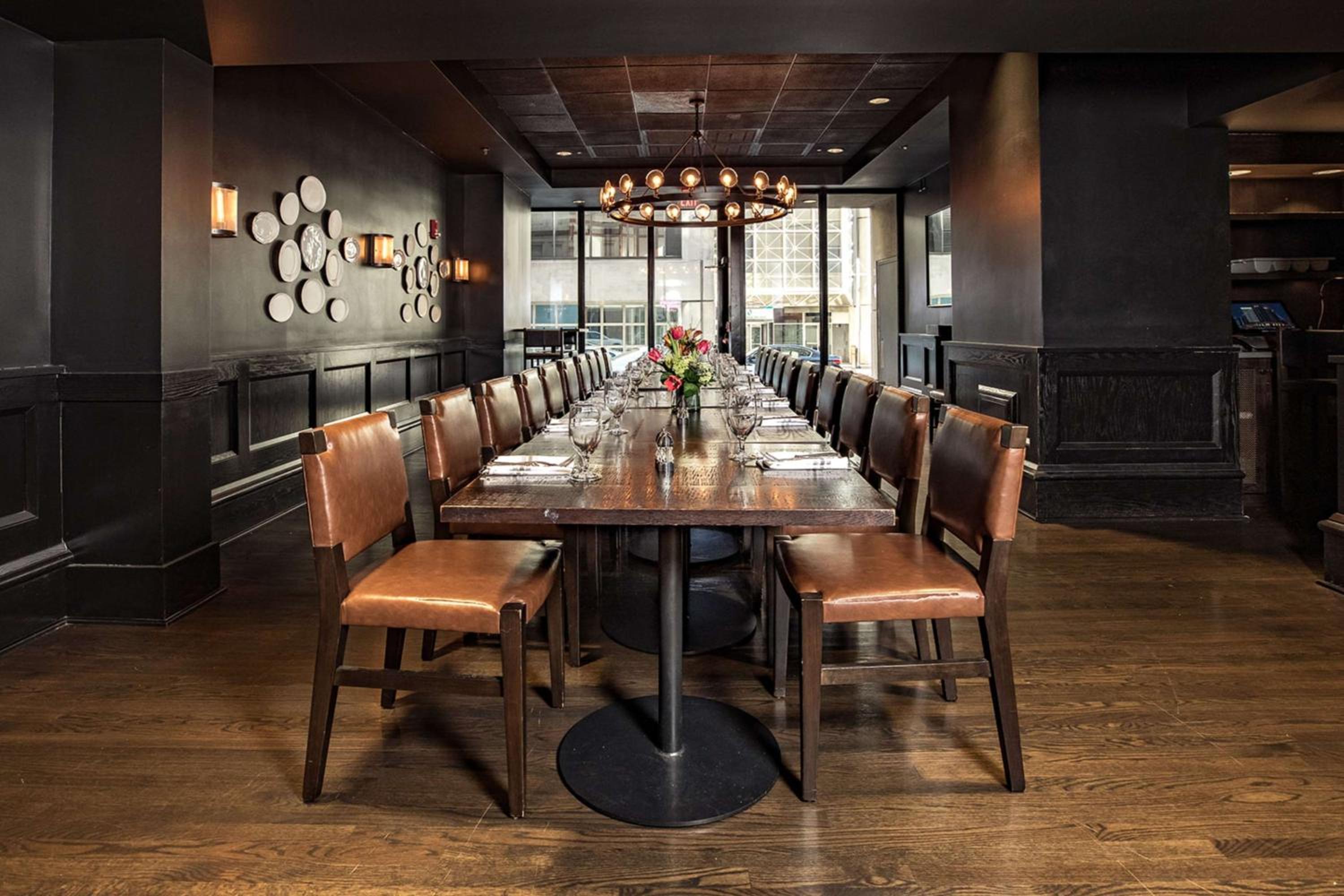 Kansas City Vacations - Hotel Phillips Kansas City, Curio Collection By Hilton - Property Image 30