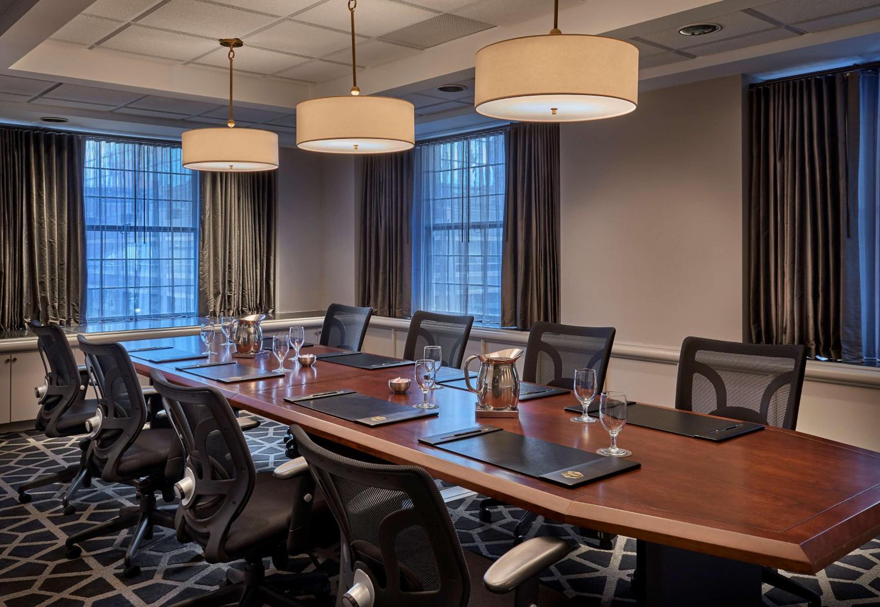 Kansas City Vacations - Hotel Phillips Kansas City, Curio Collection By Hilton - Property Image 26
