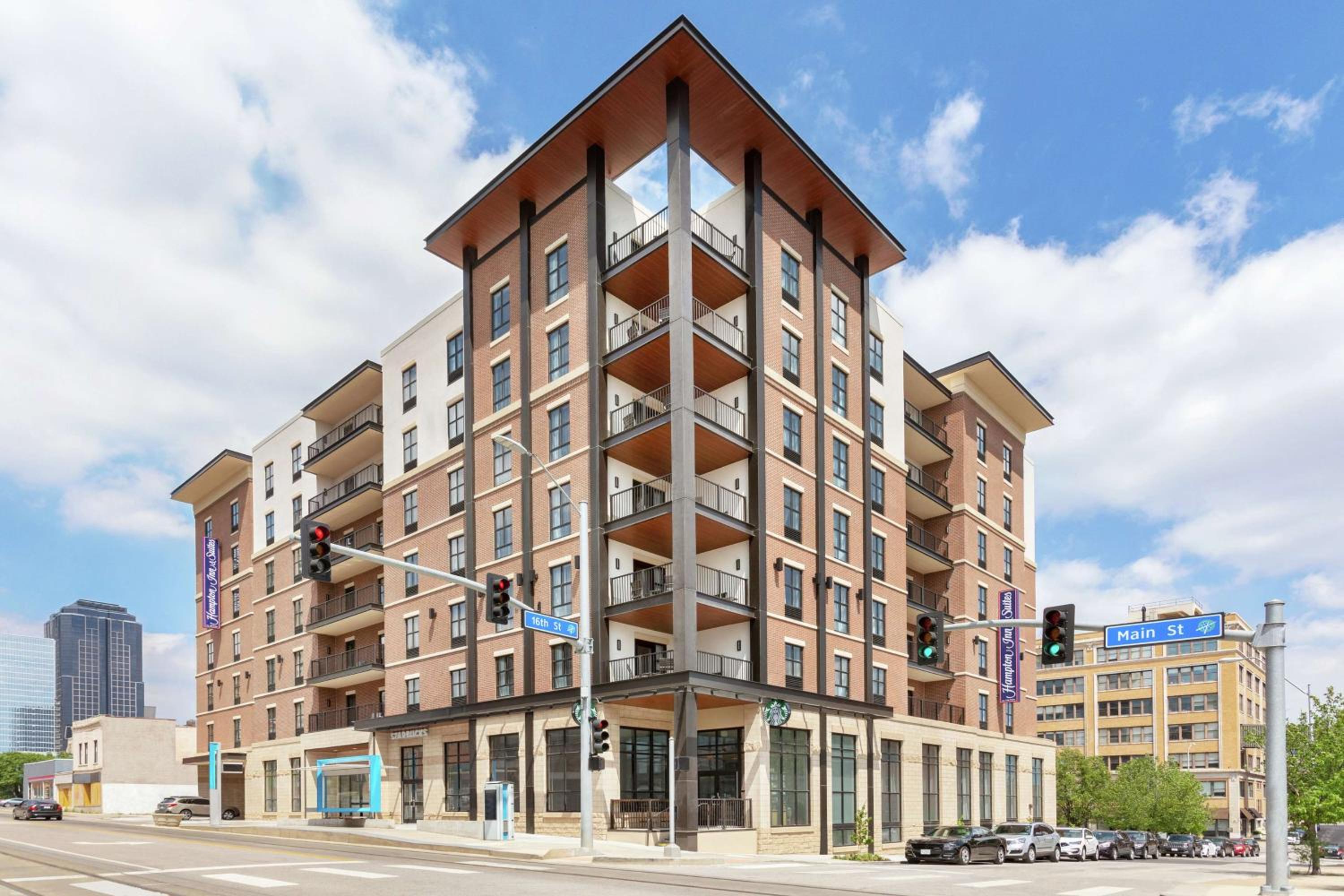 Hotel Hampton Inn Suites Kansas City Downtown Crossroads - Image 1