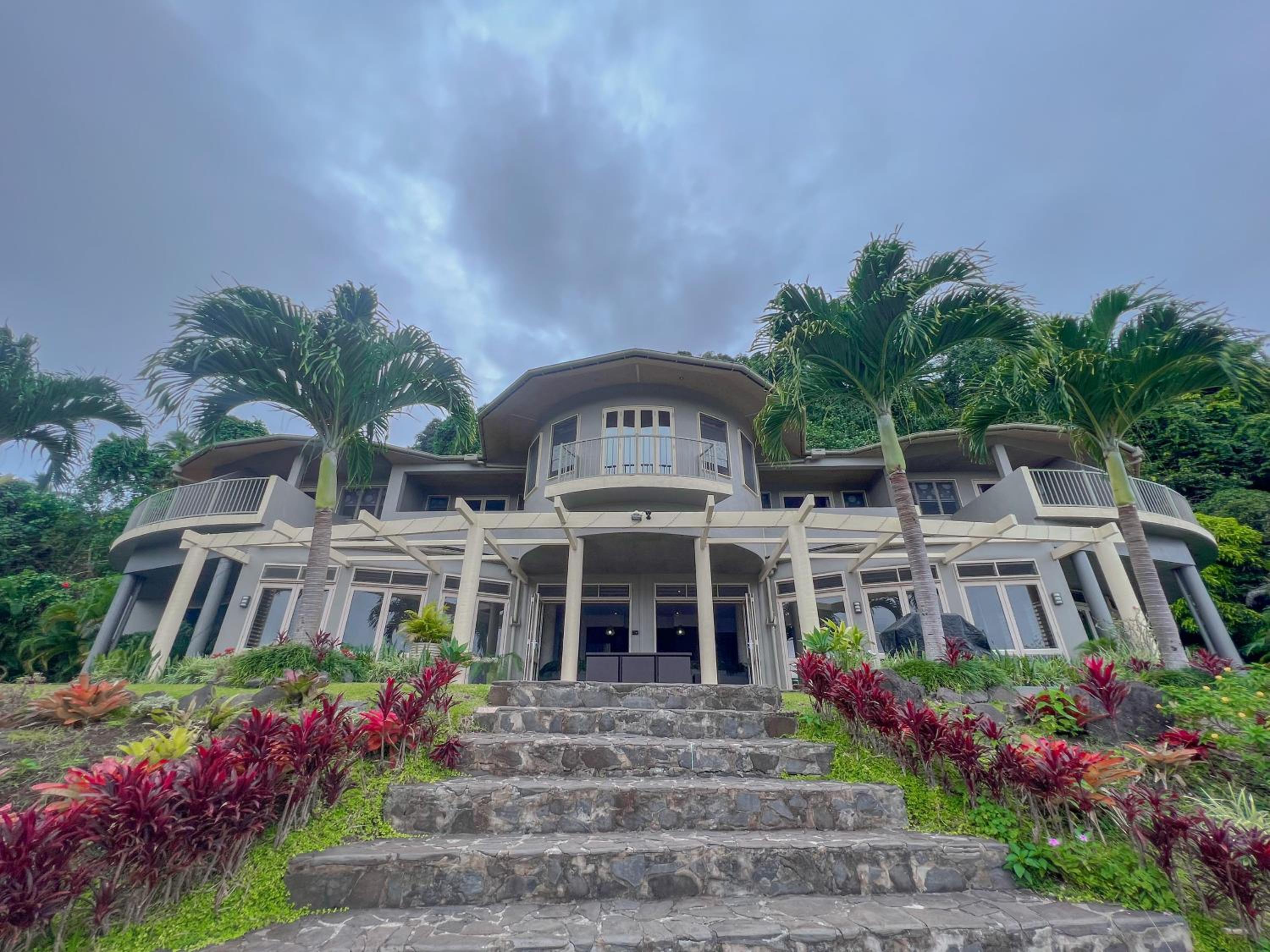 Iro Luxury Retreat