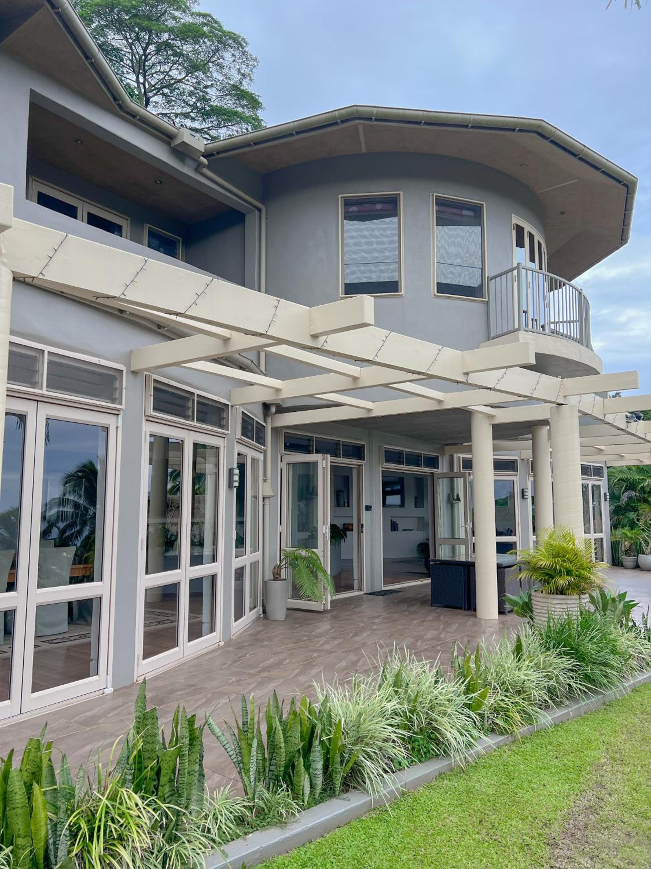Iro Luxury Retreat