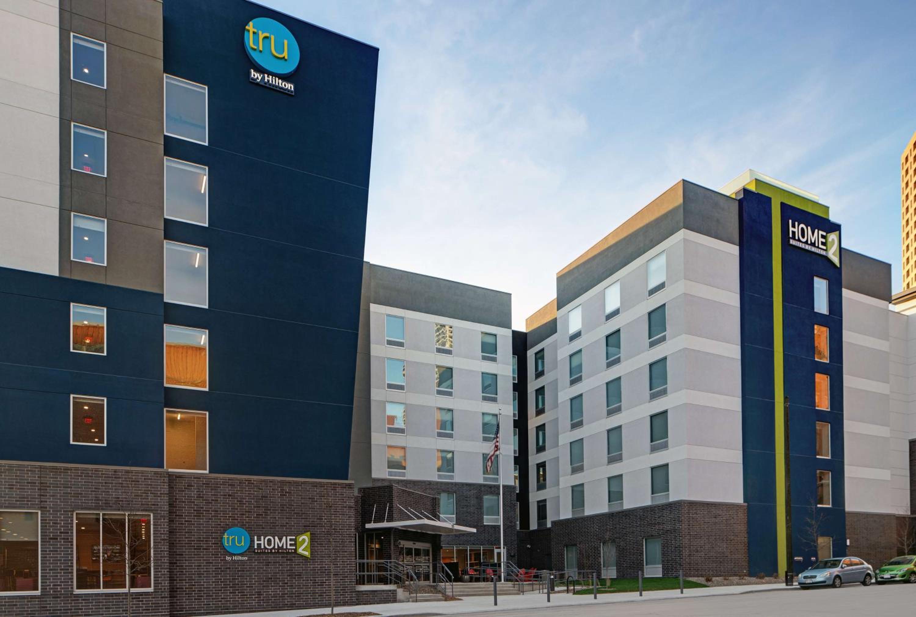 Hotel Home2 Suites By Hilton Milwaukee Downtown - Image 1