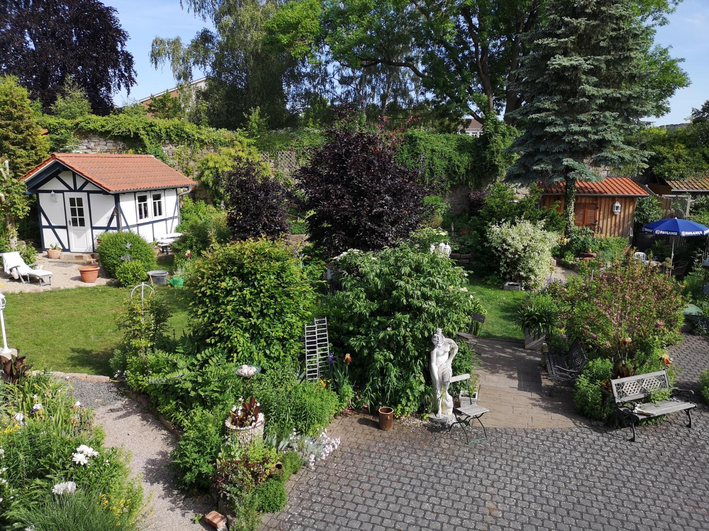 PARADISE GARDEN