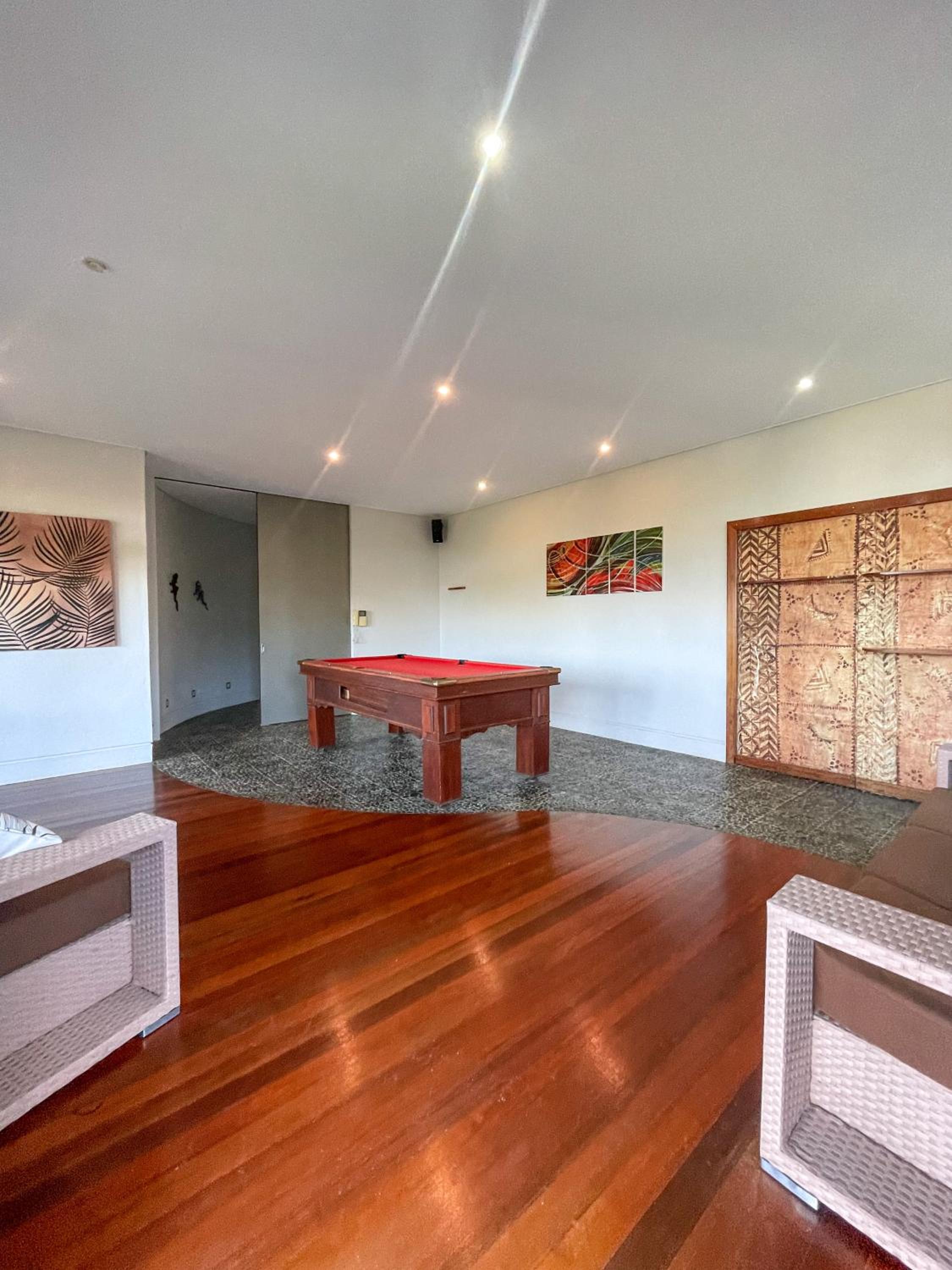 Iro Luxury Retreat