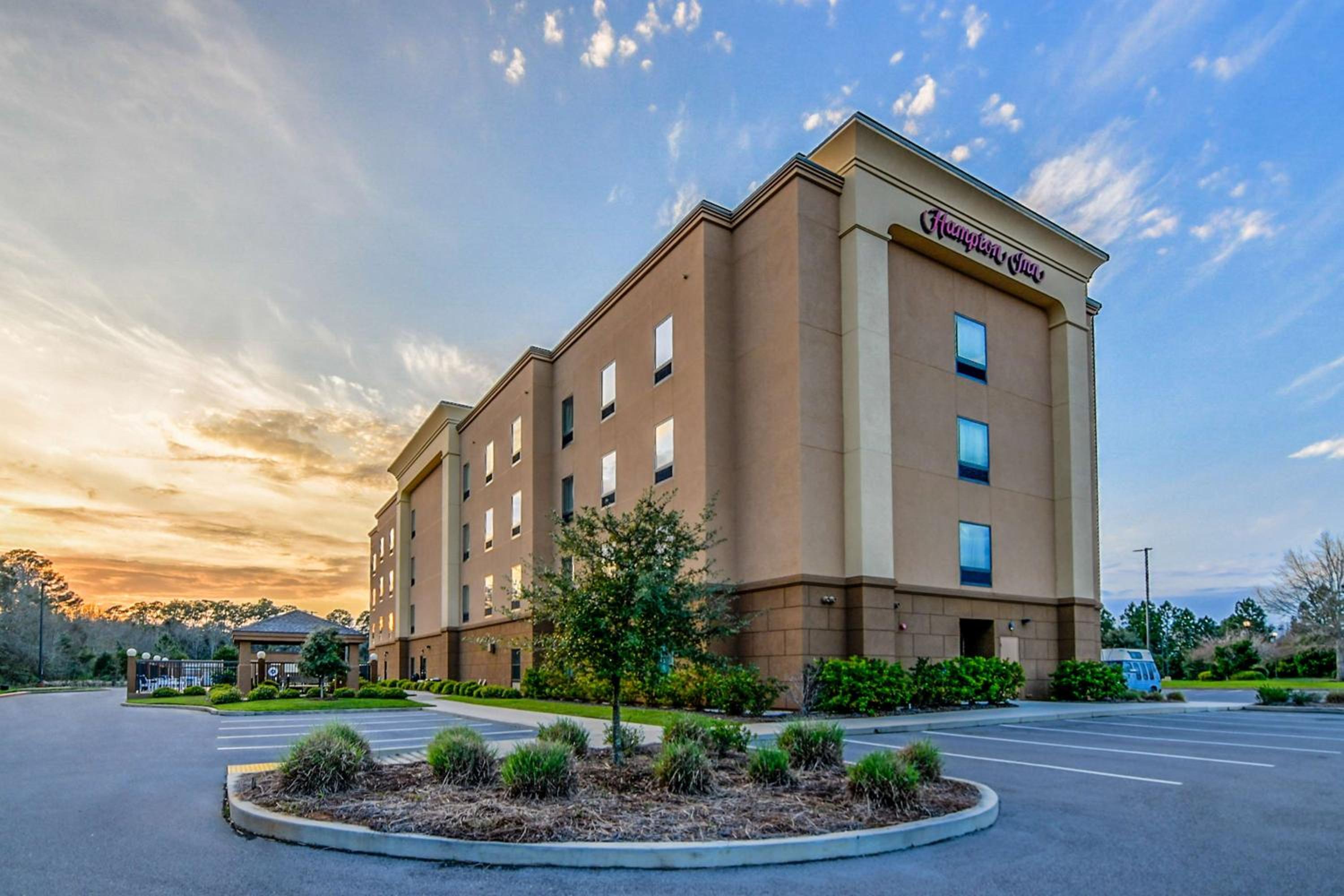 Hotel Hampton Inn Foley - Image 1