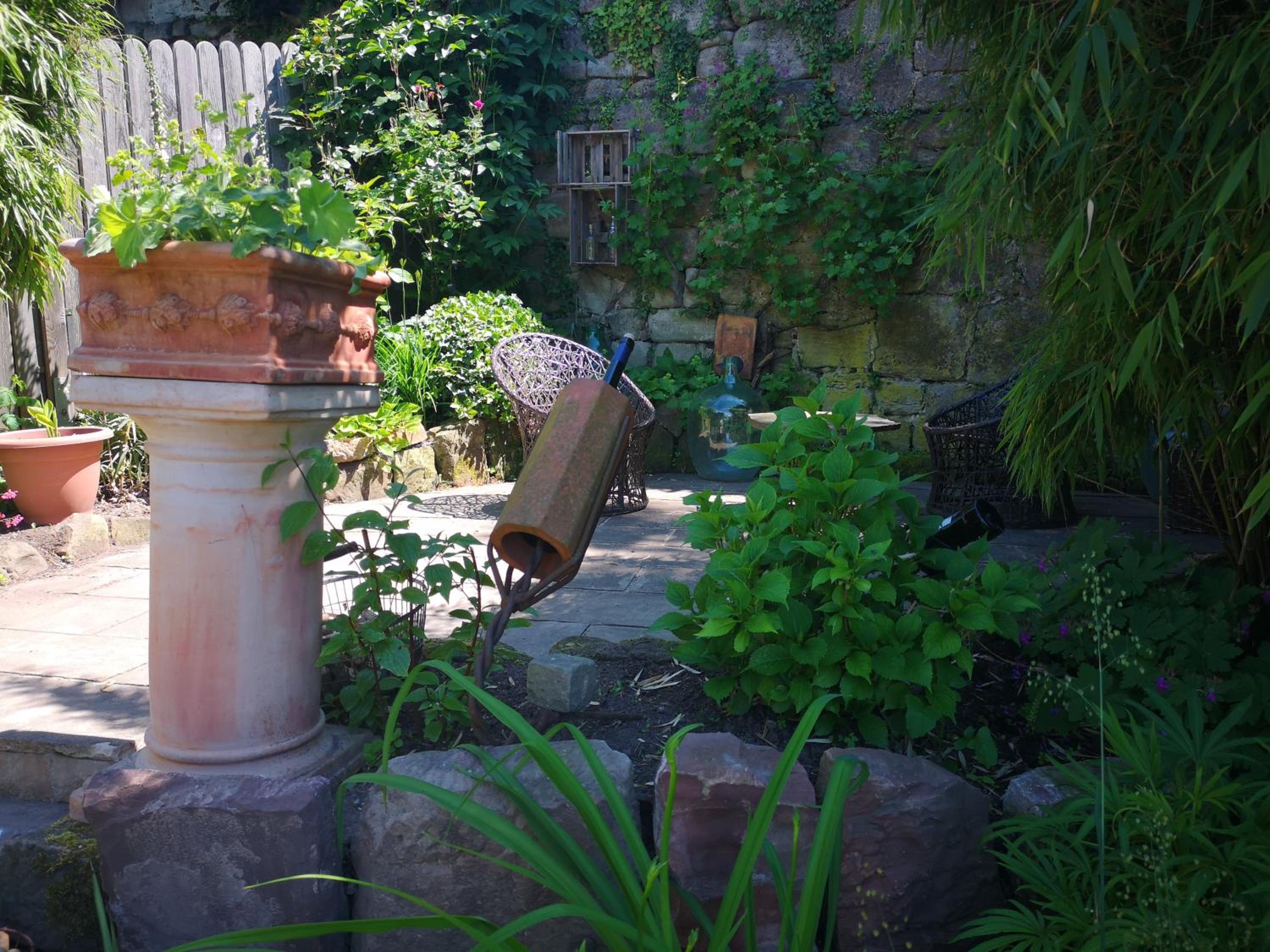 PARADISE GARDEN