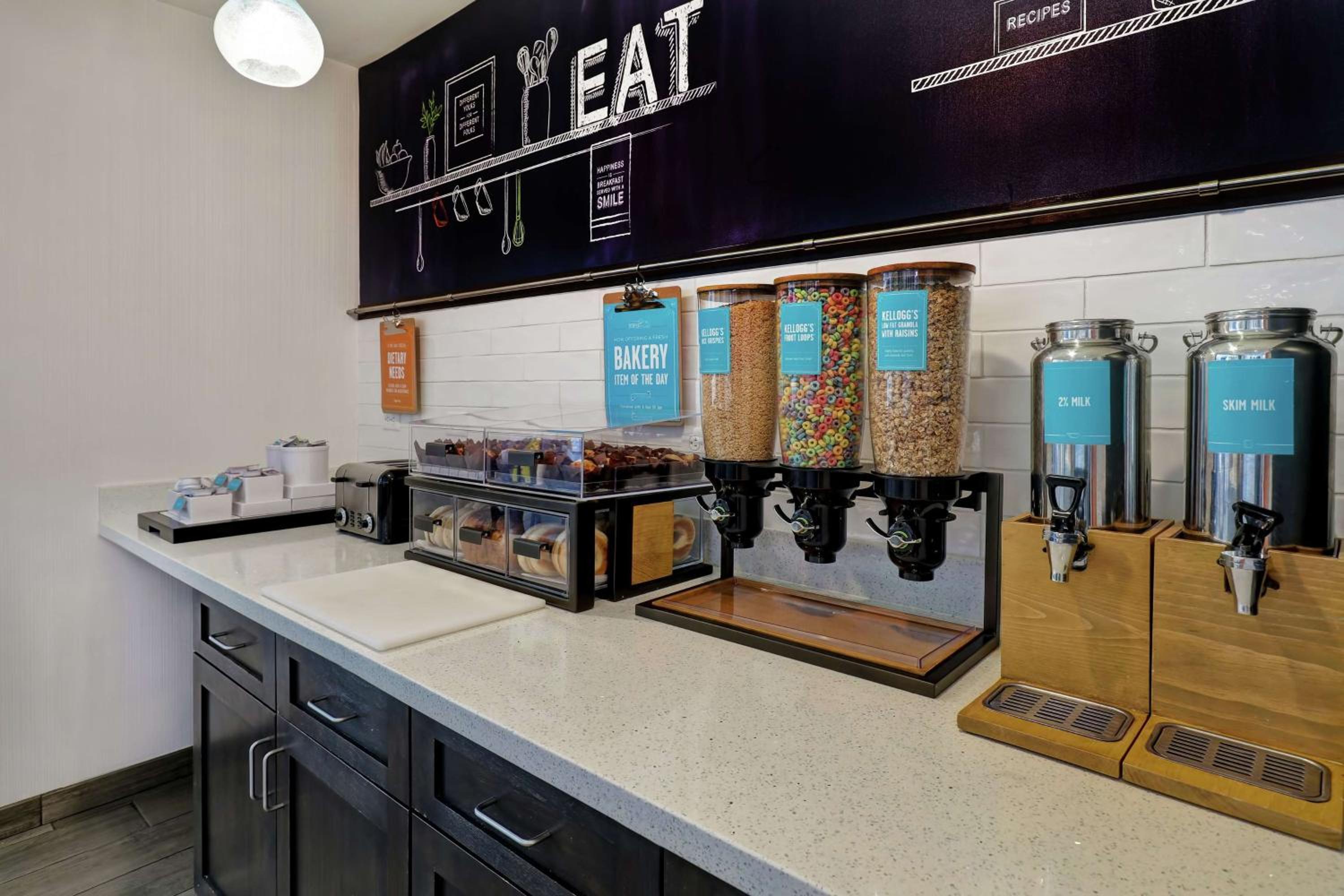 Turlock Vacations - Hampton Inn by Hilton Turlock - Property Image 28