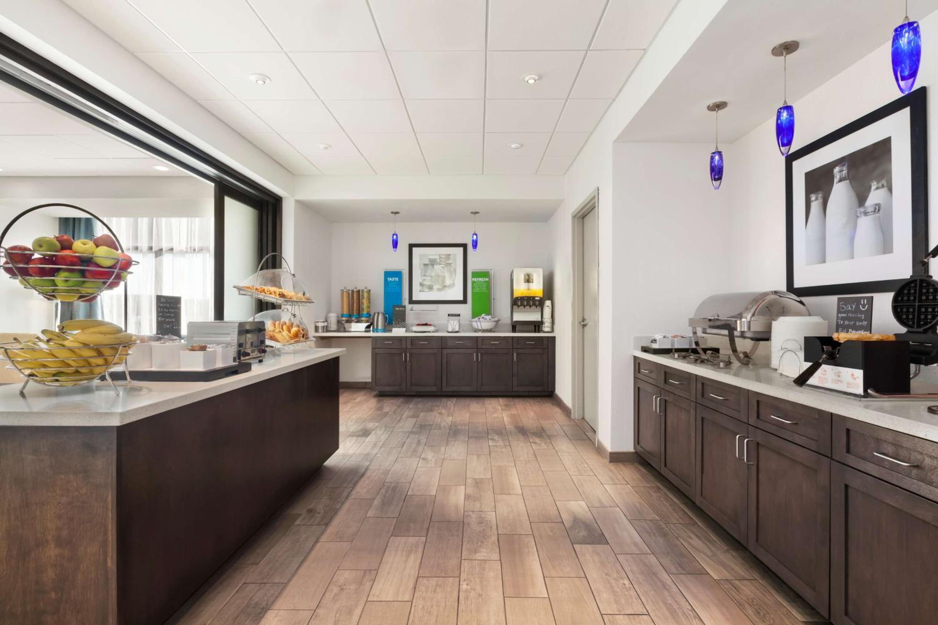 Turlock Vacations - Hampton Inn by Hilton Turlock - Property Image 21