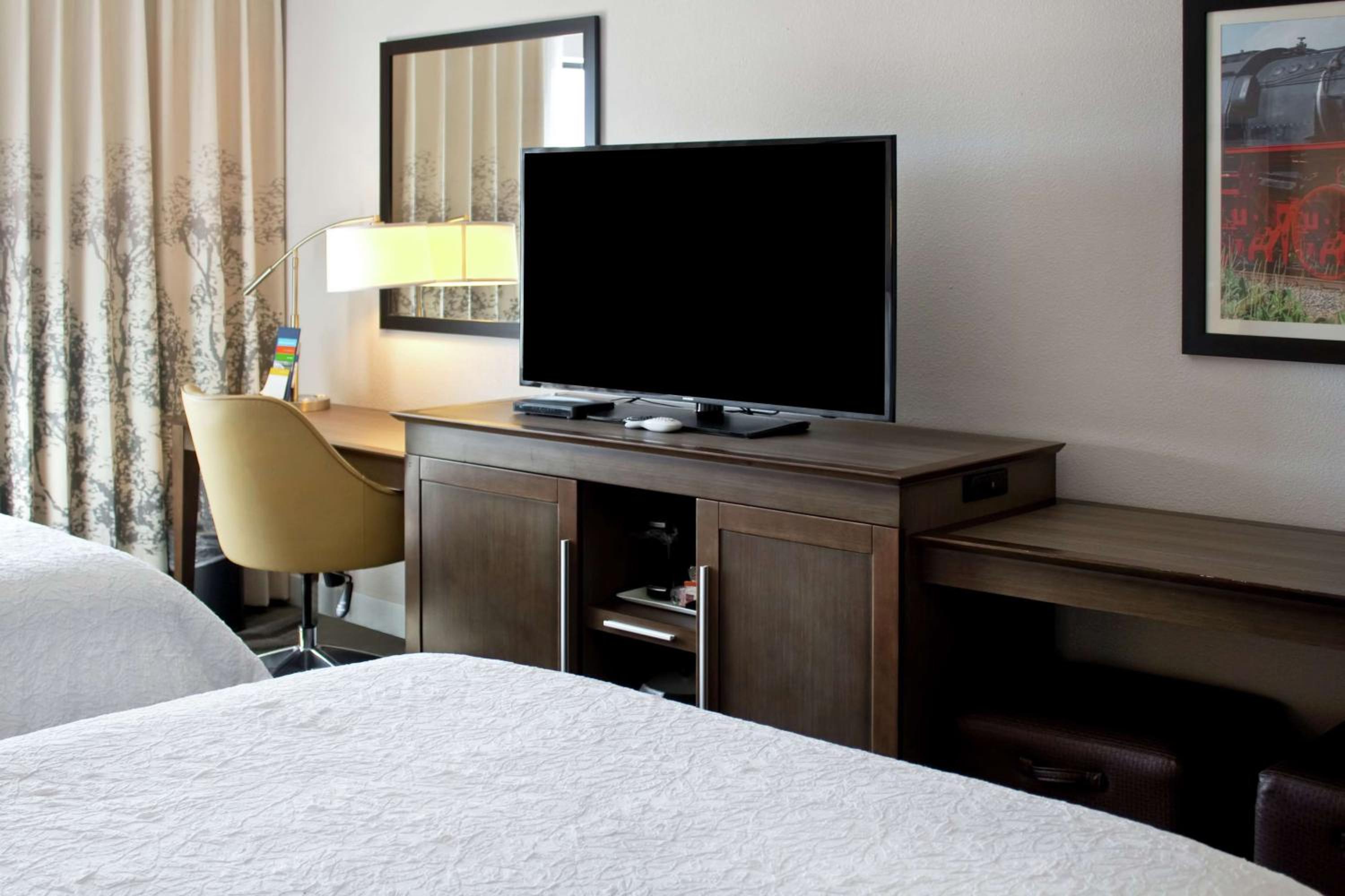 Turlock Vacations - Hampton Inn by Hilton Turlock - Property Image 14