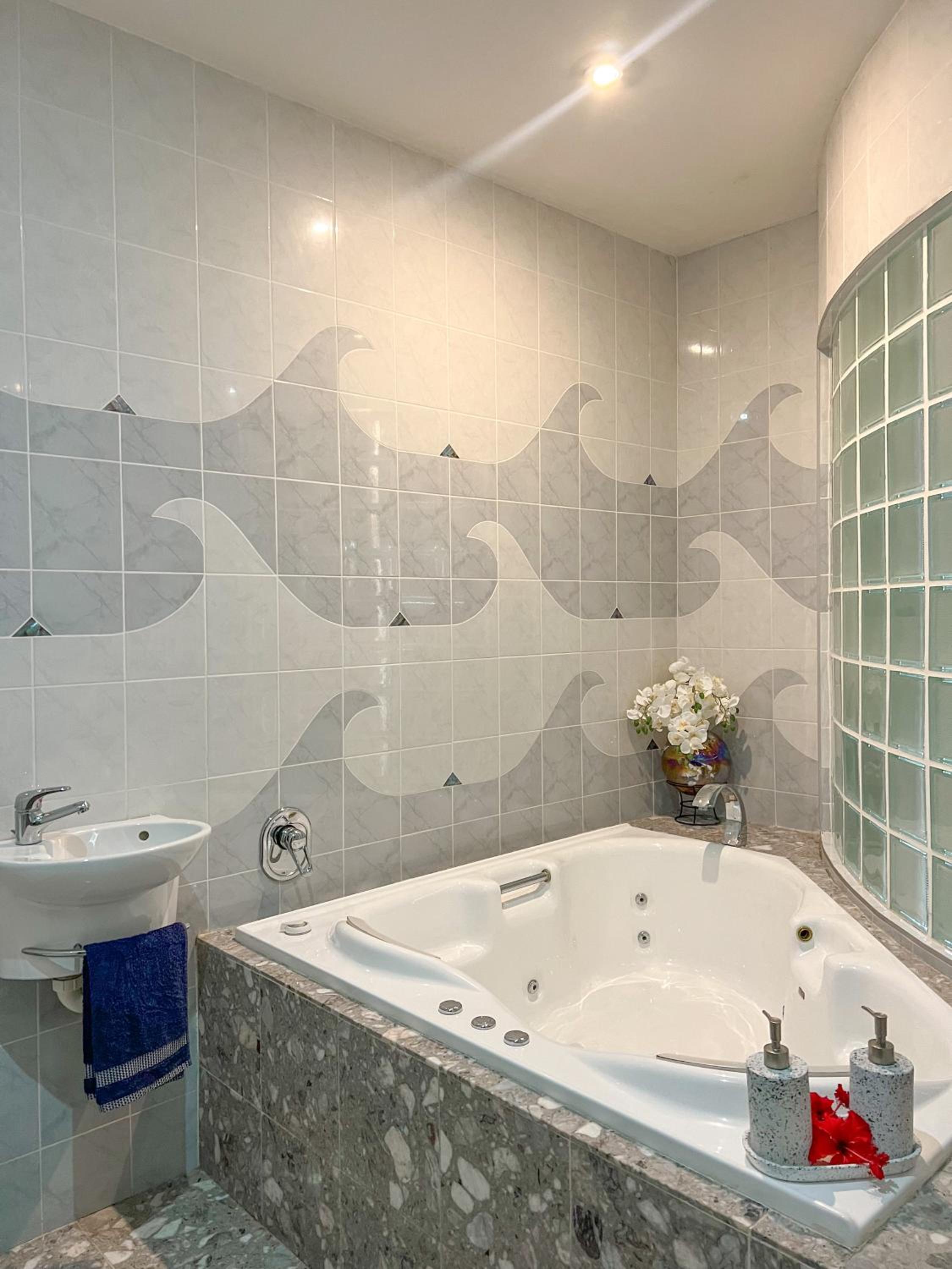 Iro Luxury Retreat