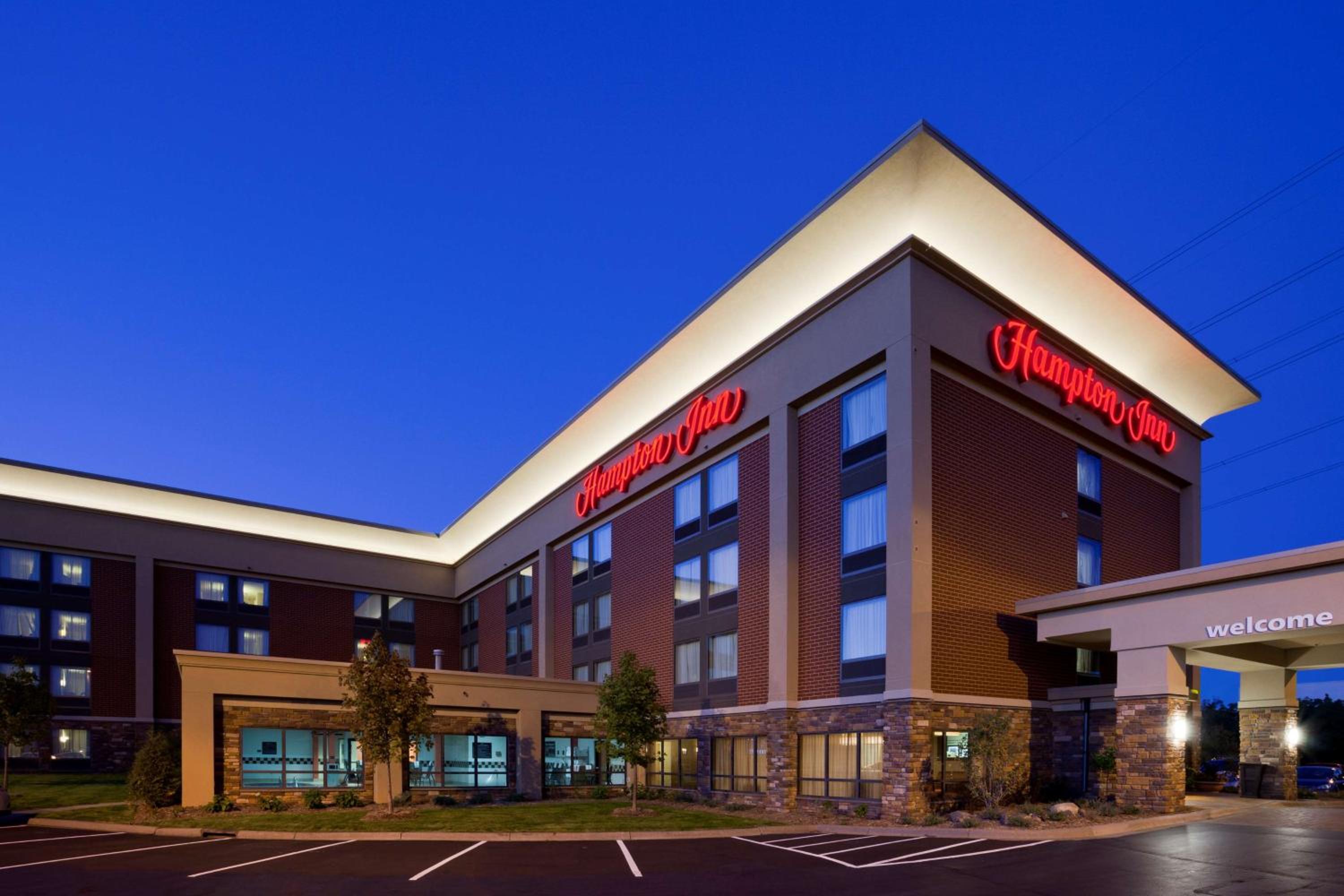 Minneapolis / St Paul Vacations - Hampton Inn Minneapolis Northwest Maple Grove - Property Image 1