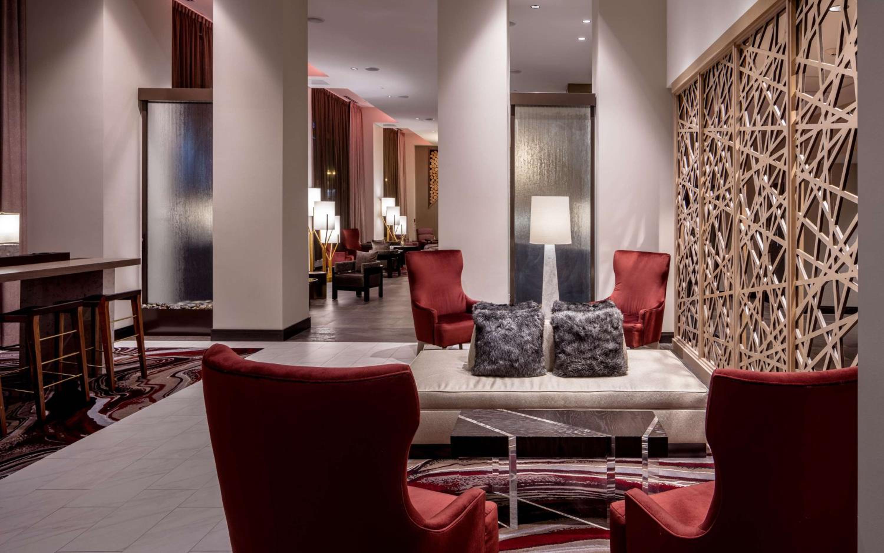 Embassy Suites By Hilton Minneapolis Downtown Hotel 2