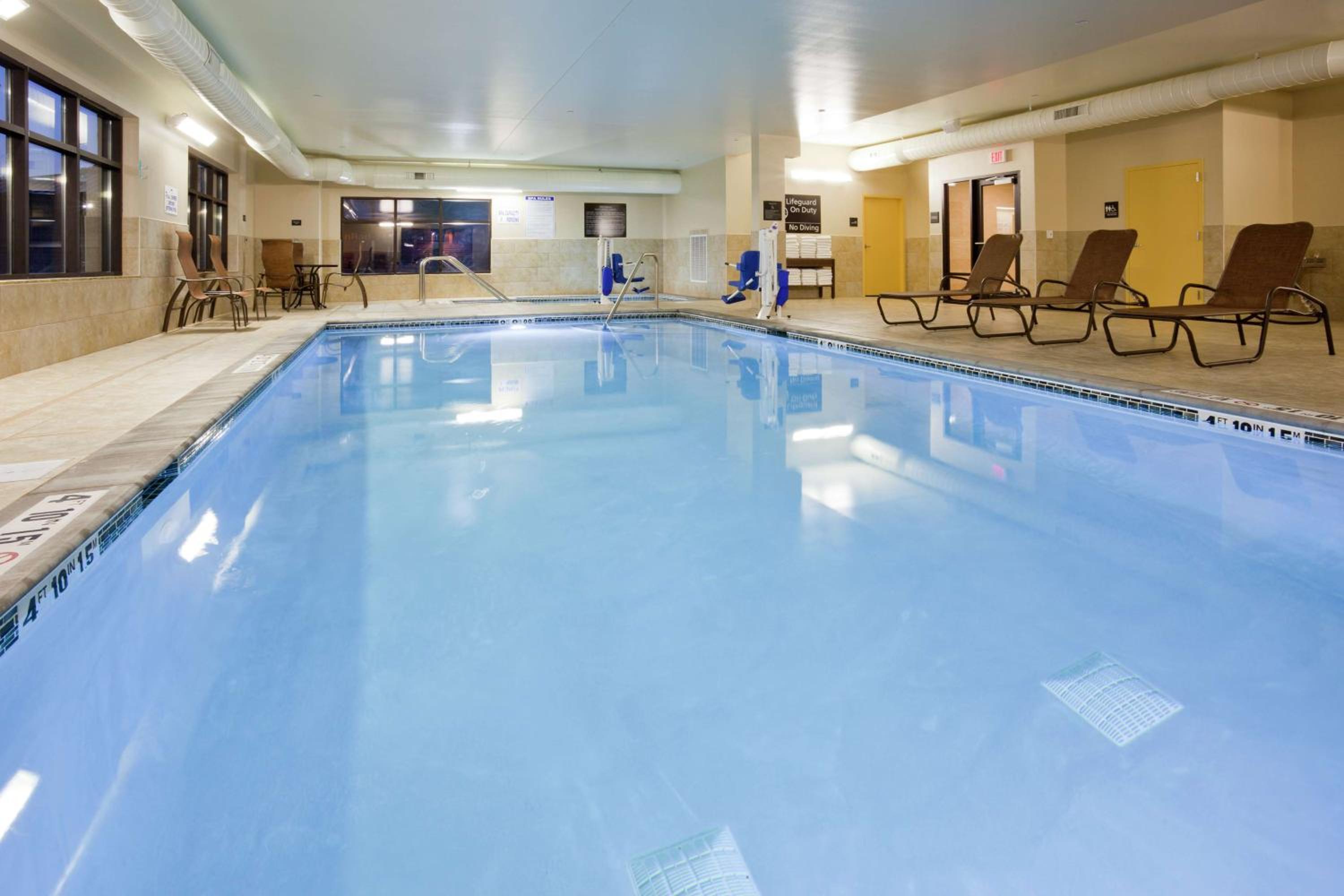 Hampton Inn Suites Minneapolis West/ Minnetonka - Property Image 21