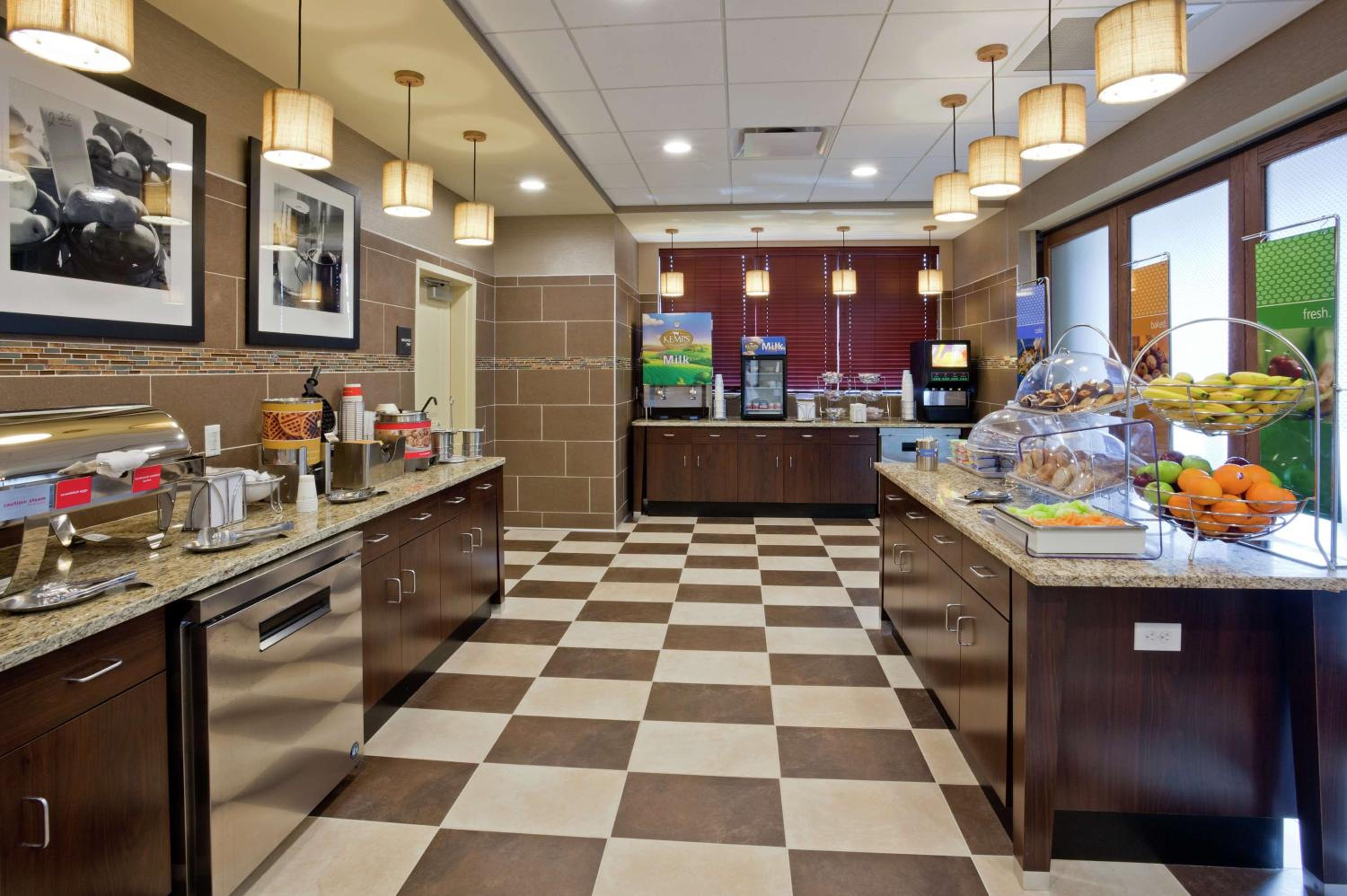 Hampton Inn Suites Minneapolis West/ Minnetonka - Property Image 18