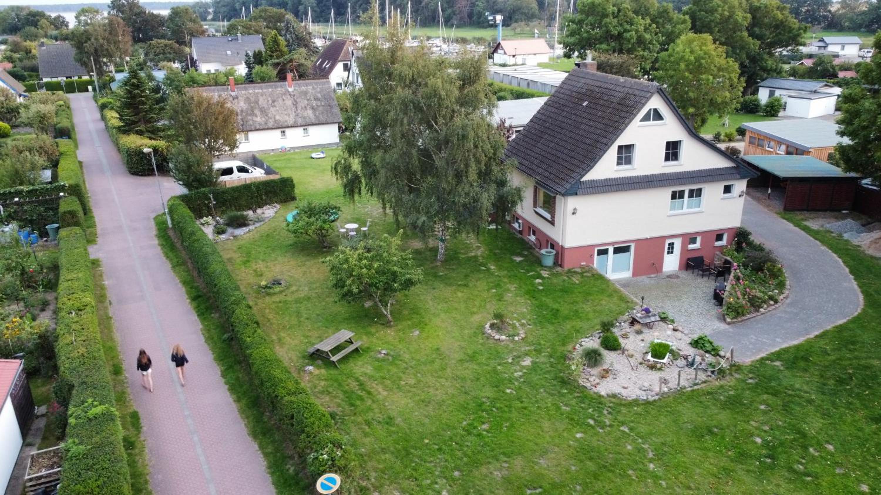Ruegenferienhaus - Schaprode Hafen