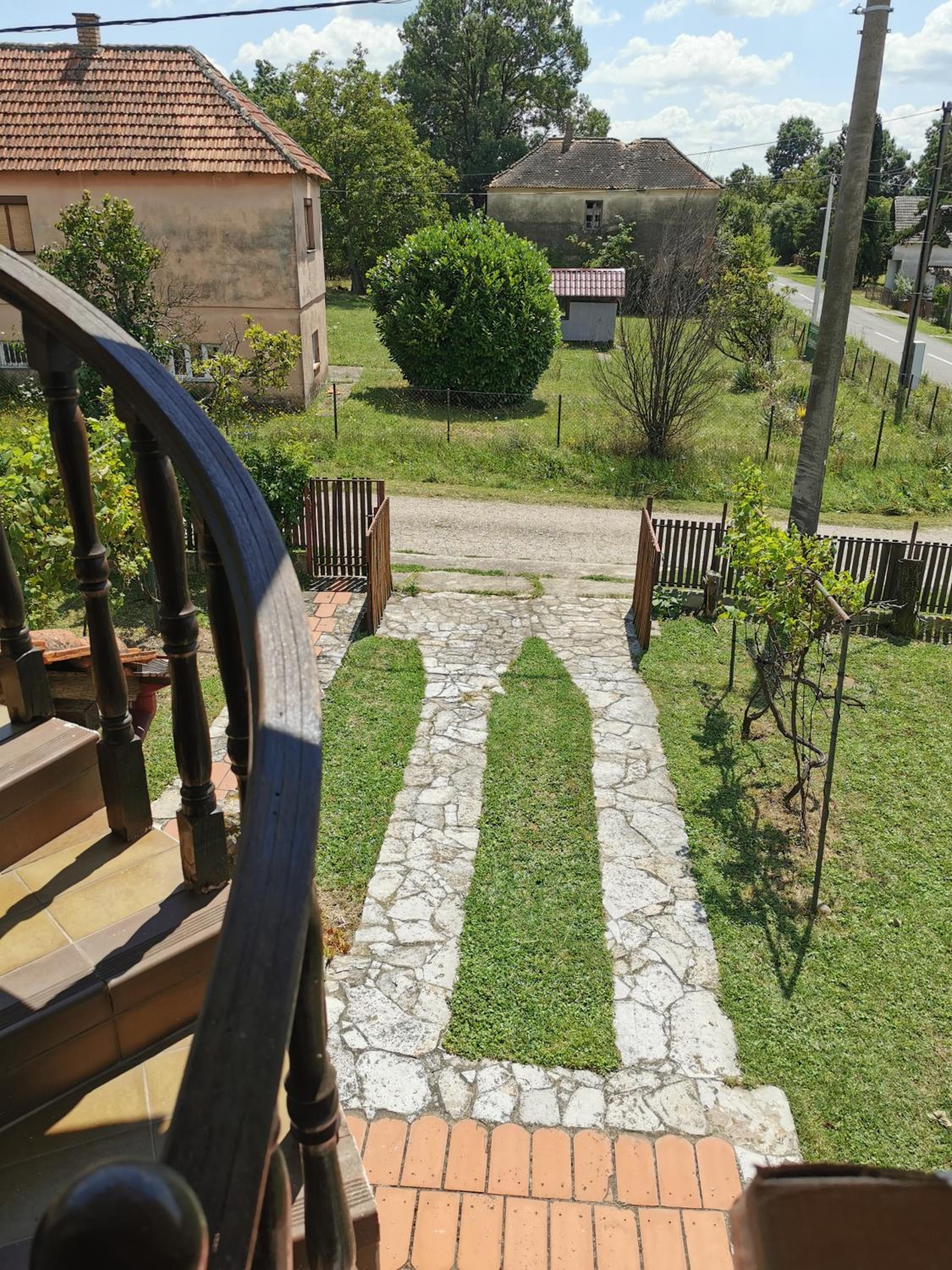 Photo 11