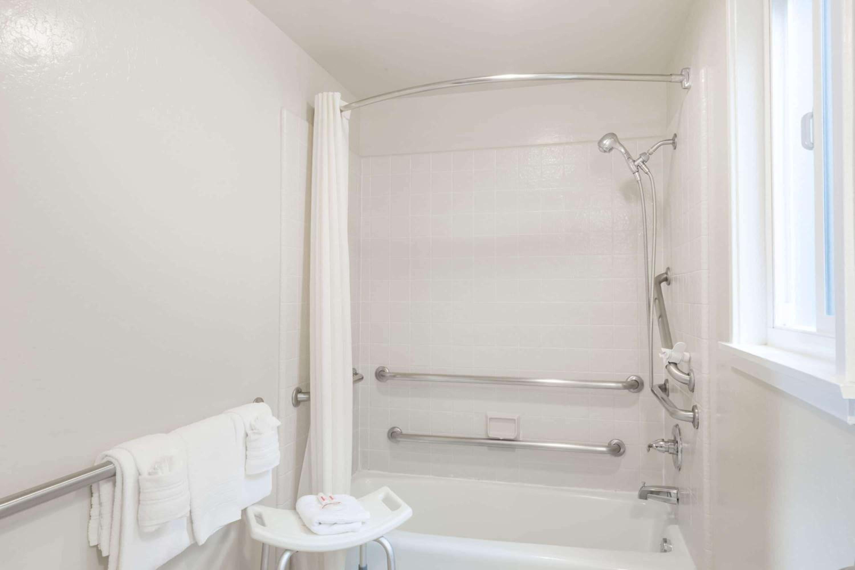 Aura Inn Monterey view 5