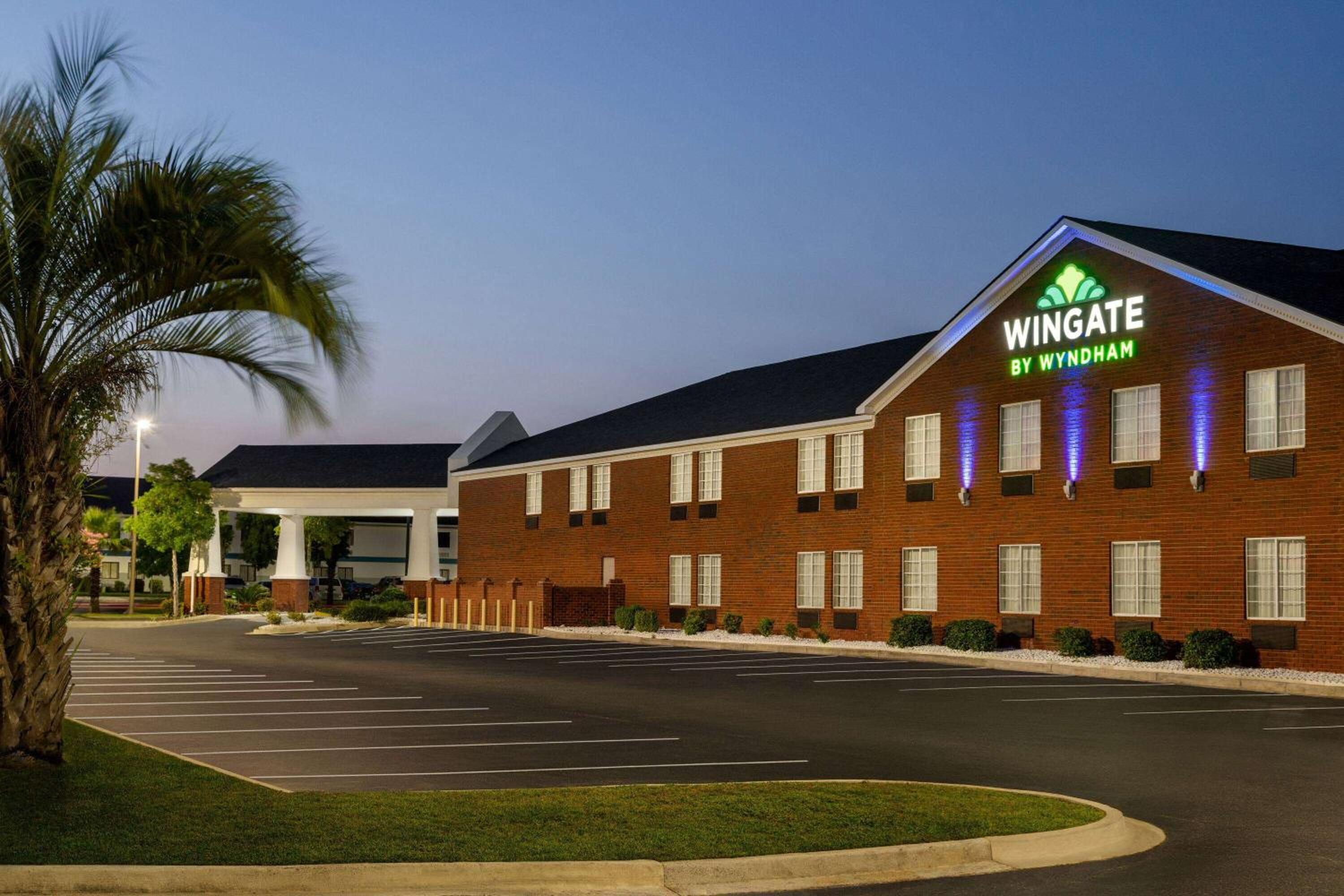 Ridgeland Vacations - Wingate by Wyndham Savannah I-95 North - Property Image 2