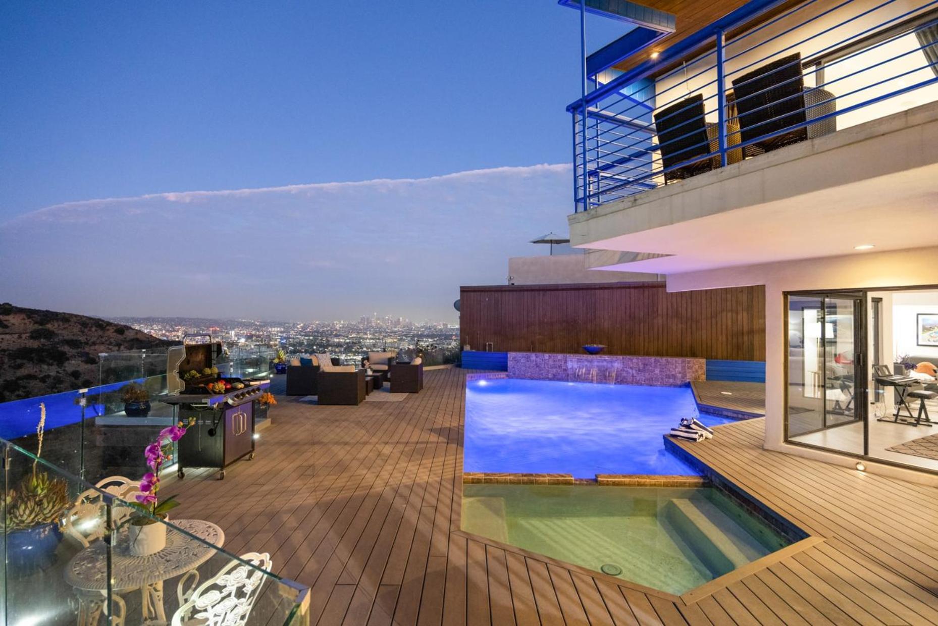 Hollywood Hills Infinity Villa