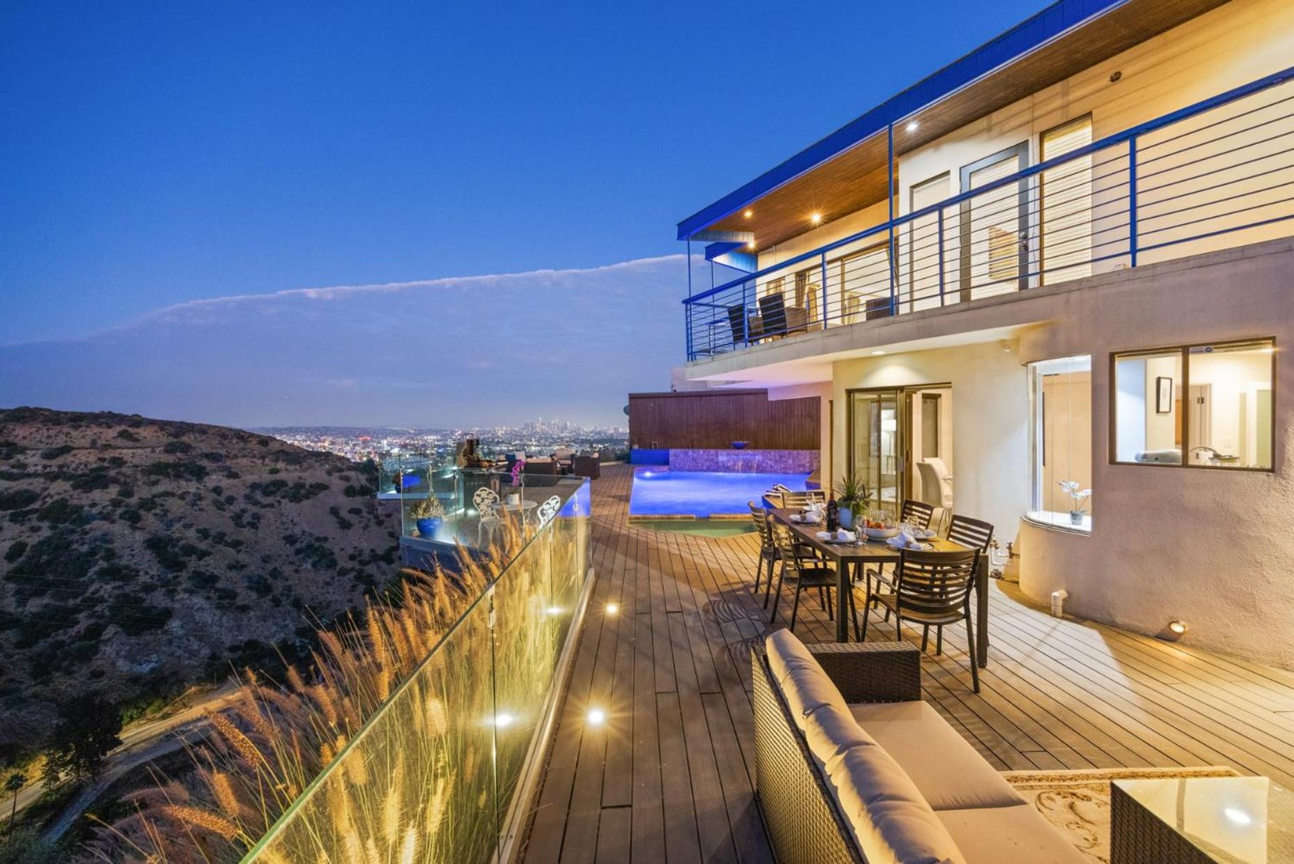 Hollywood Hills Infinity Villa