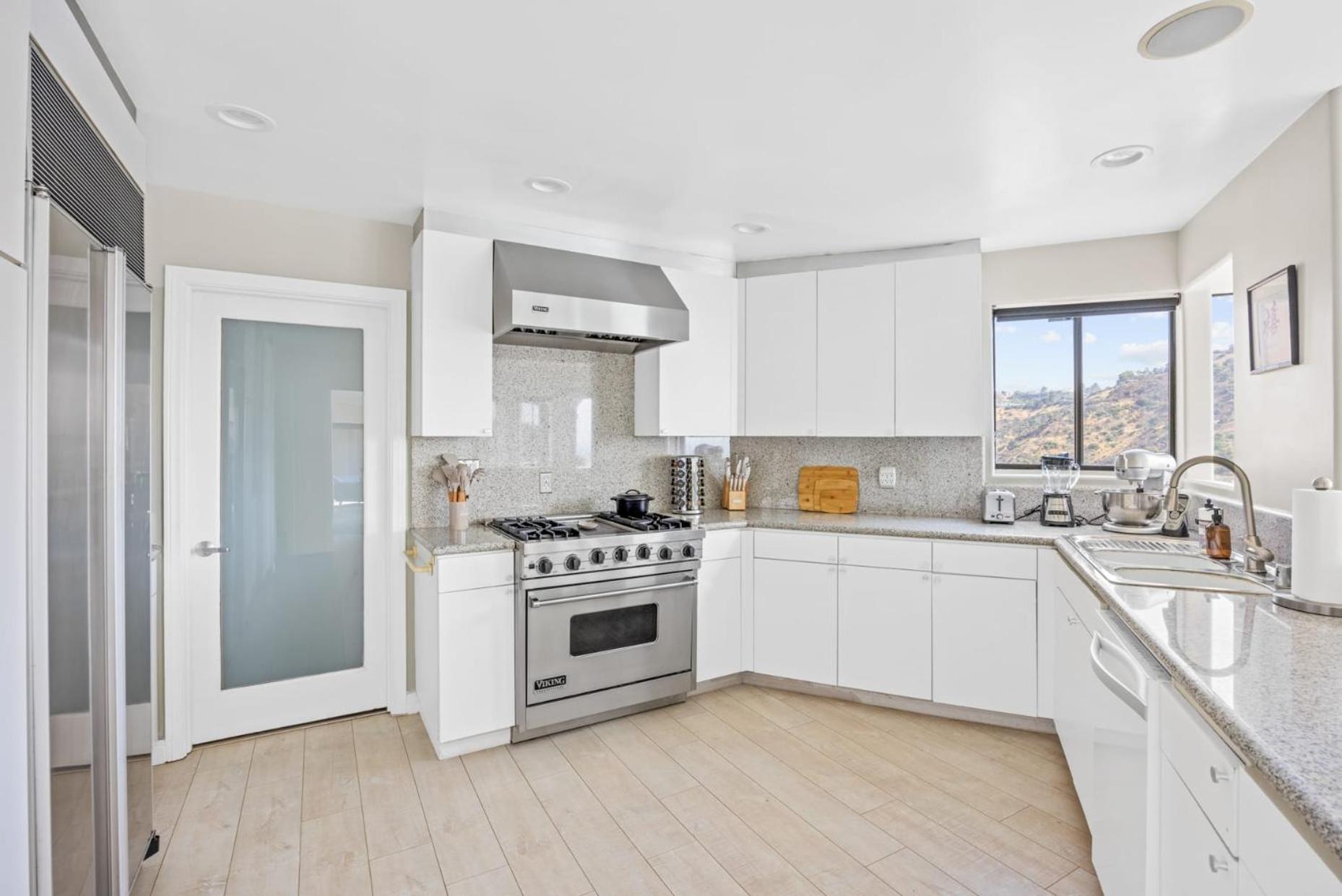 Hollywood Hills Infinity Villa