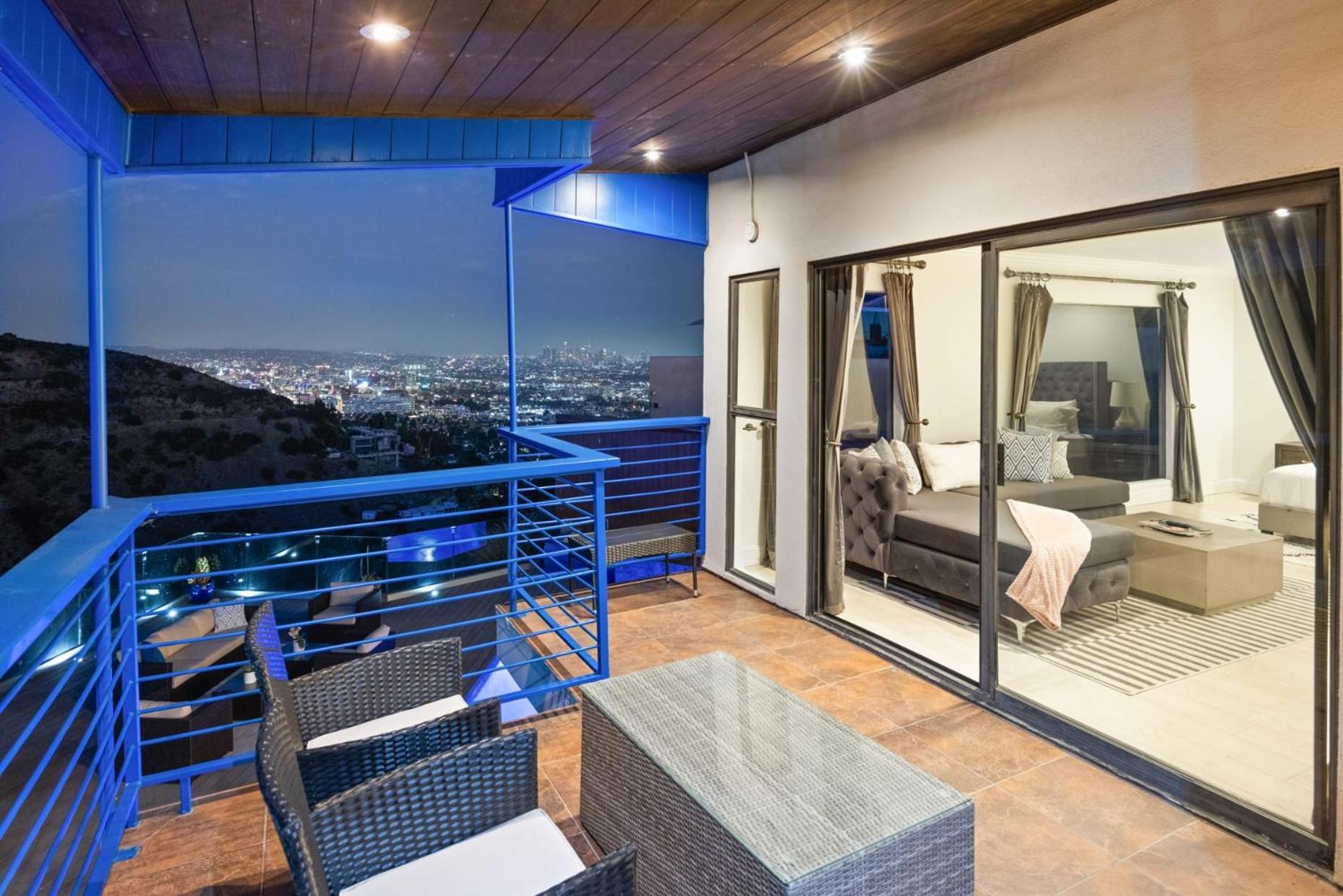 Hollywood Hills Infinity Villa