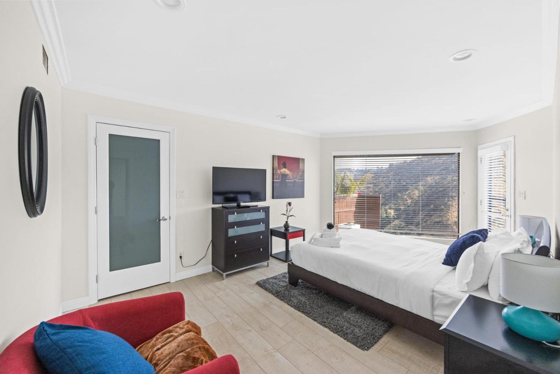 Hollywood Hills Infinity Villa
