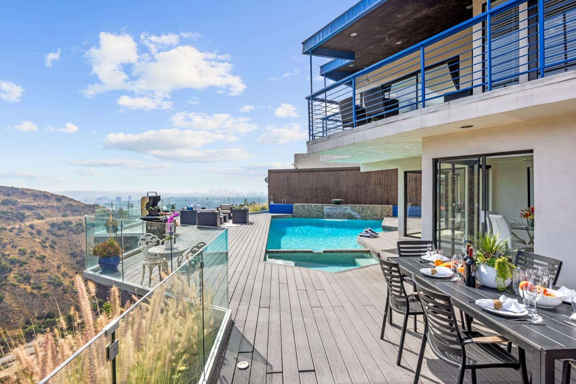 Hollywood Hills Infinity Villa