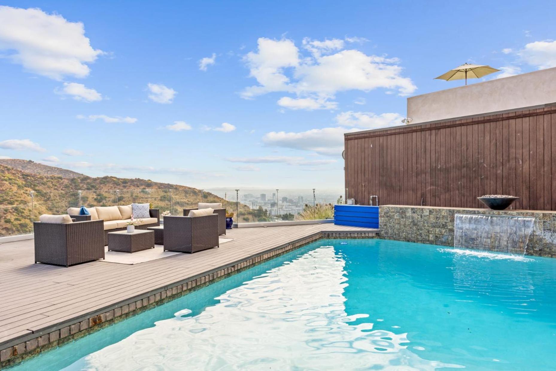 Hollywood Hills Infinity Villa