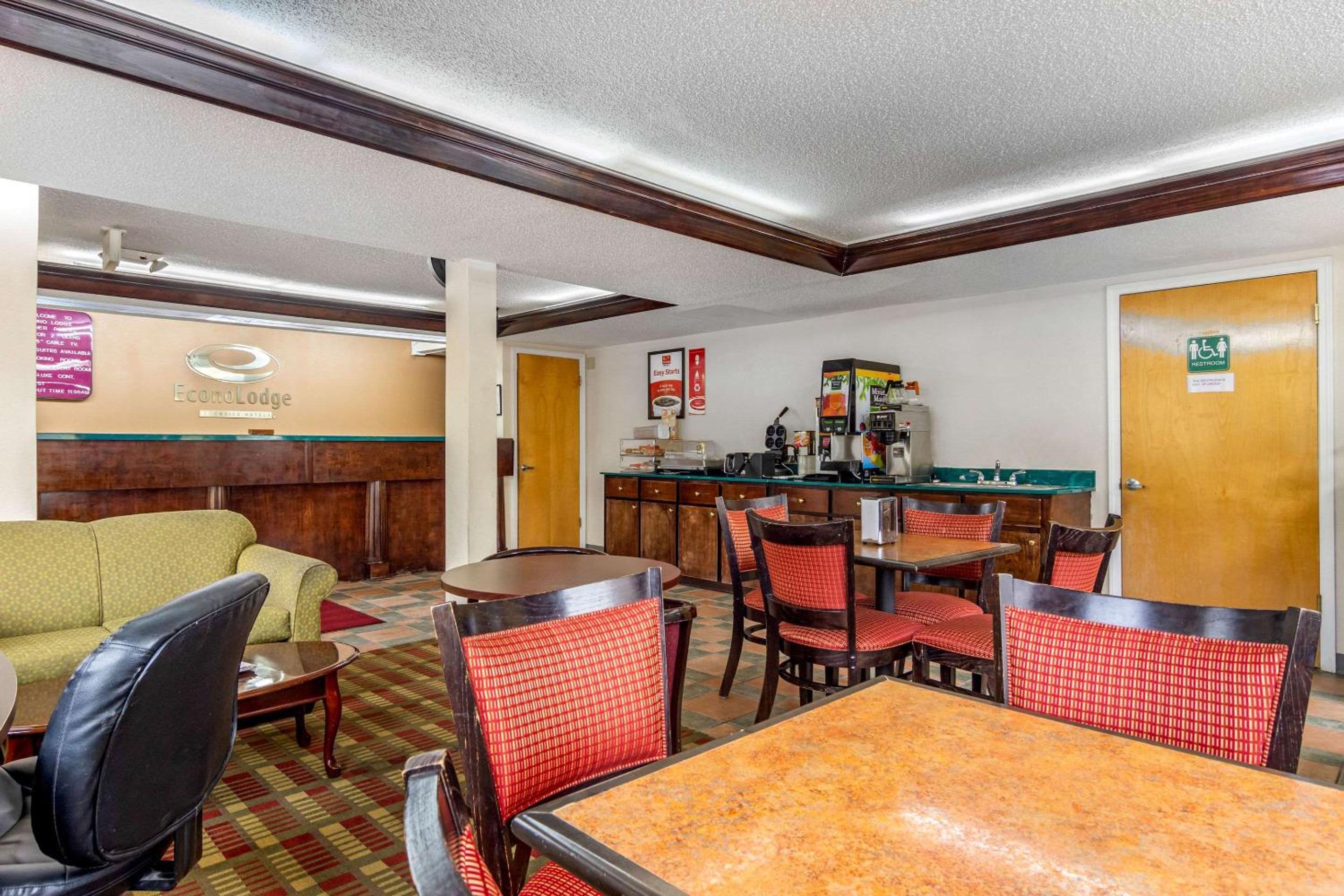 Byron Vacations - Econo Lodge Byron - Warner Robins - Property Image 36
