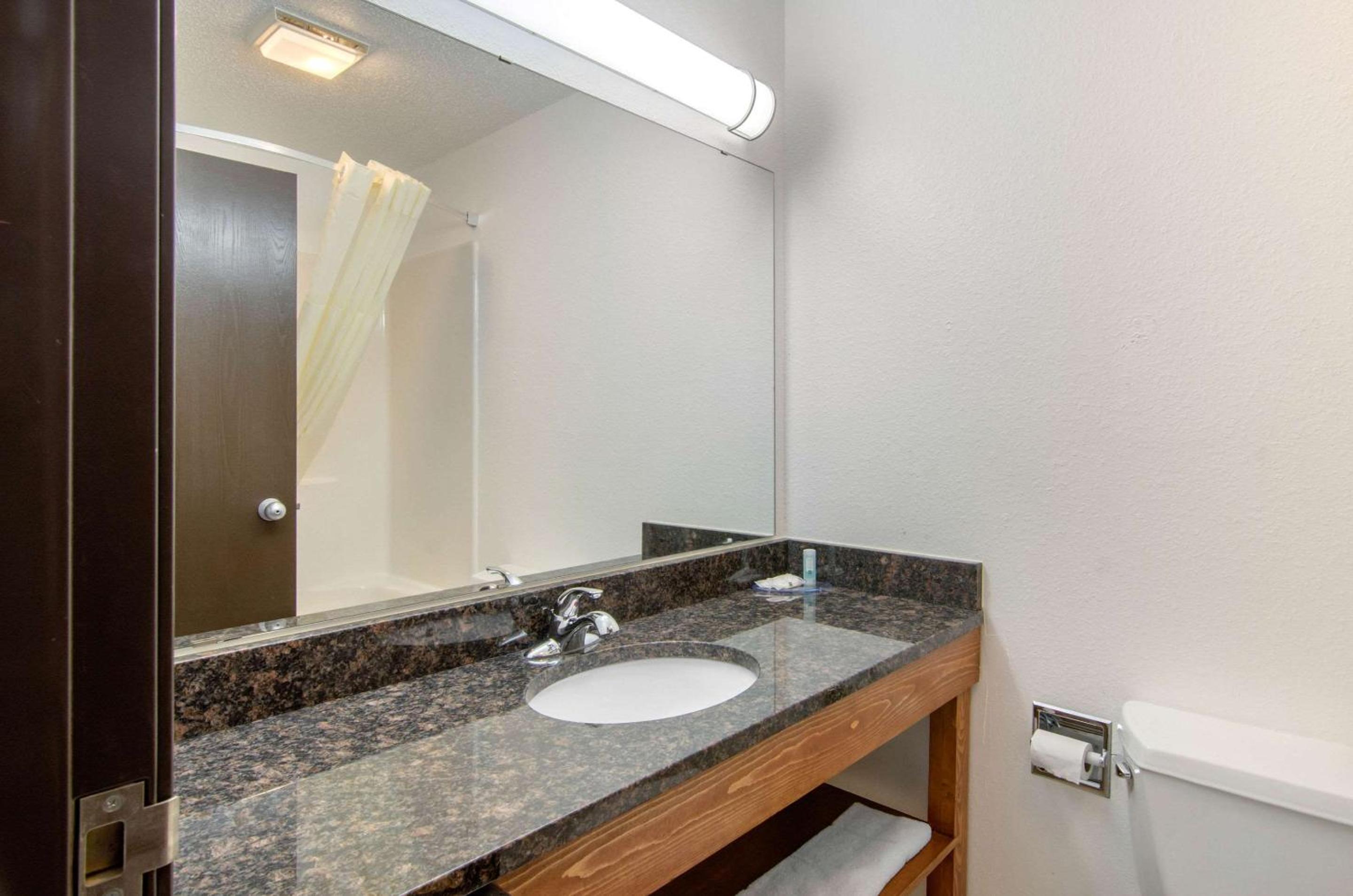 Quality Inn Russell