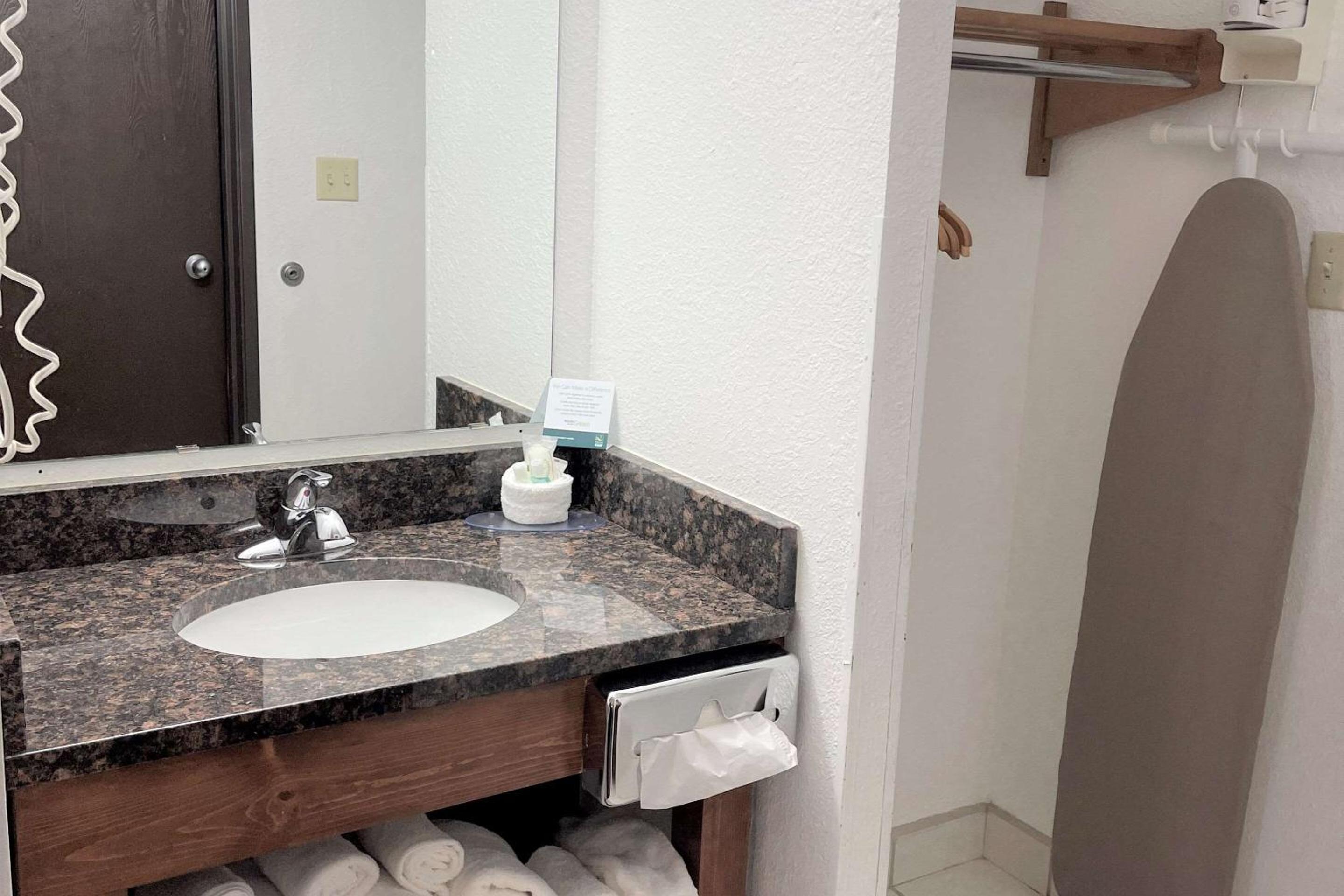 Quality Inn Russell