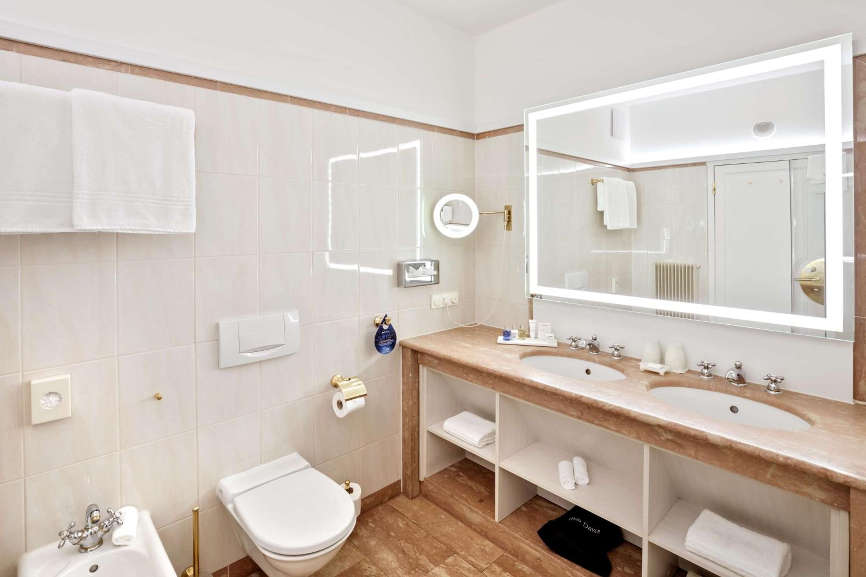 Salzburg Vacations - Radisson Blu Hotel Altstadt - Property Image 88