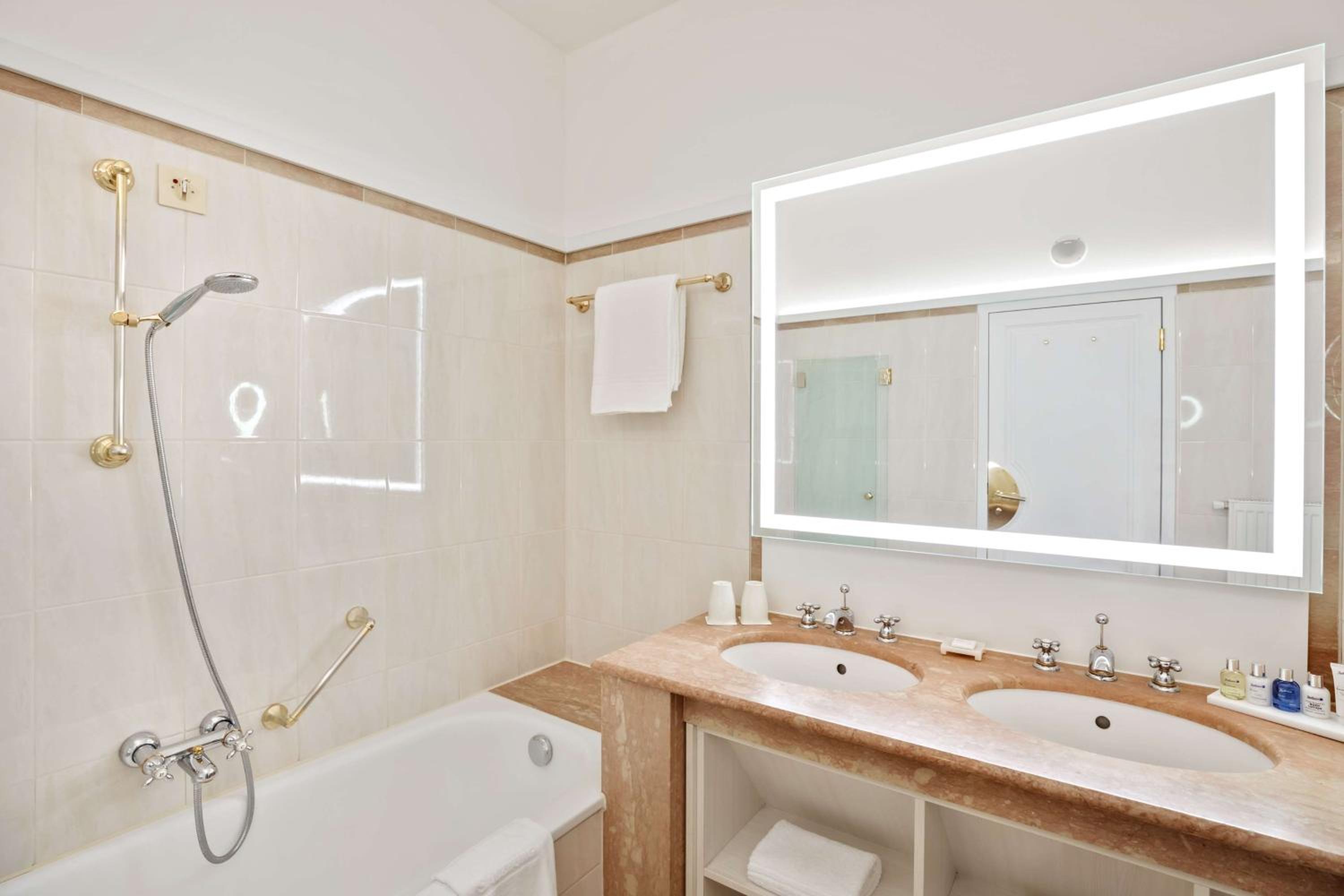 Salzburg Vacations - Radisson Blu Hotel Altstadt - Property Image 20