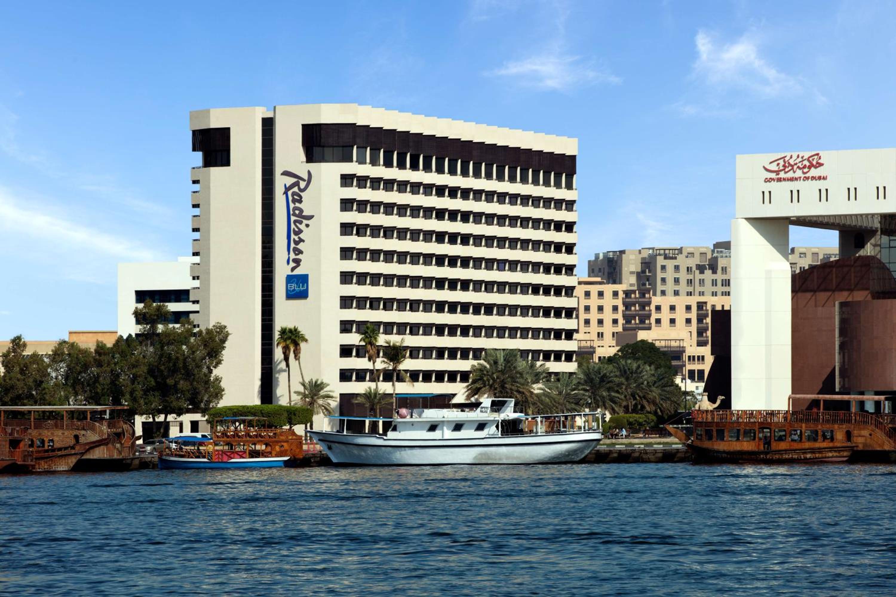Hotel Radisson Blu Hotel, Dubai Deira Creek - Image 1