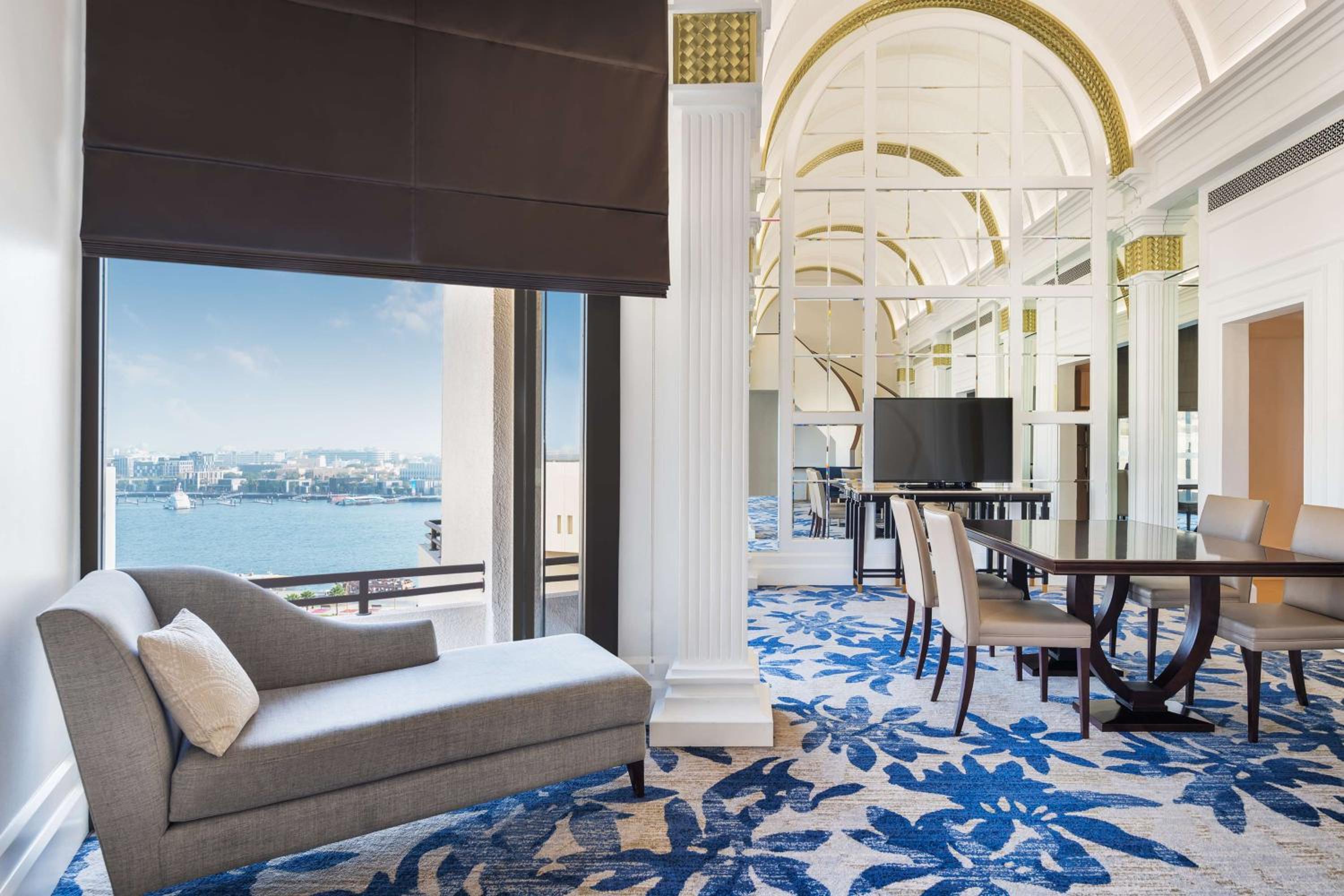 Radisson Blu Hotel, Dubai Deira Creek 5