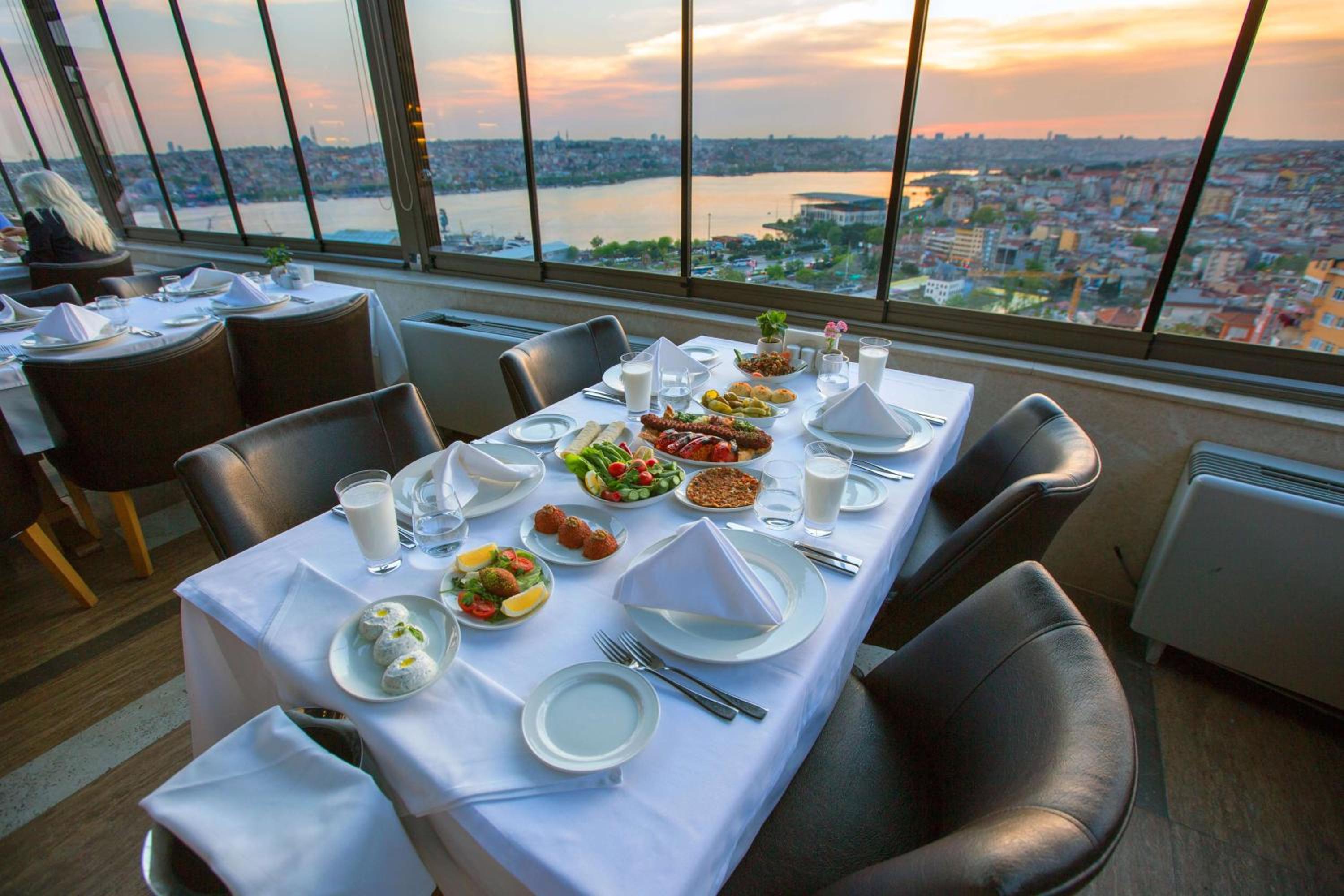 Radisson Blu Hotel Istanbul Pera - Image 81