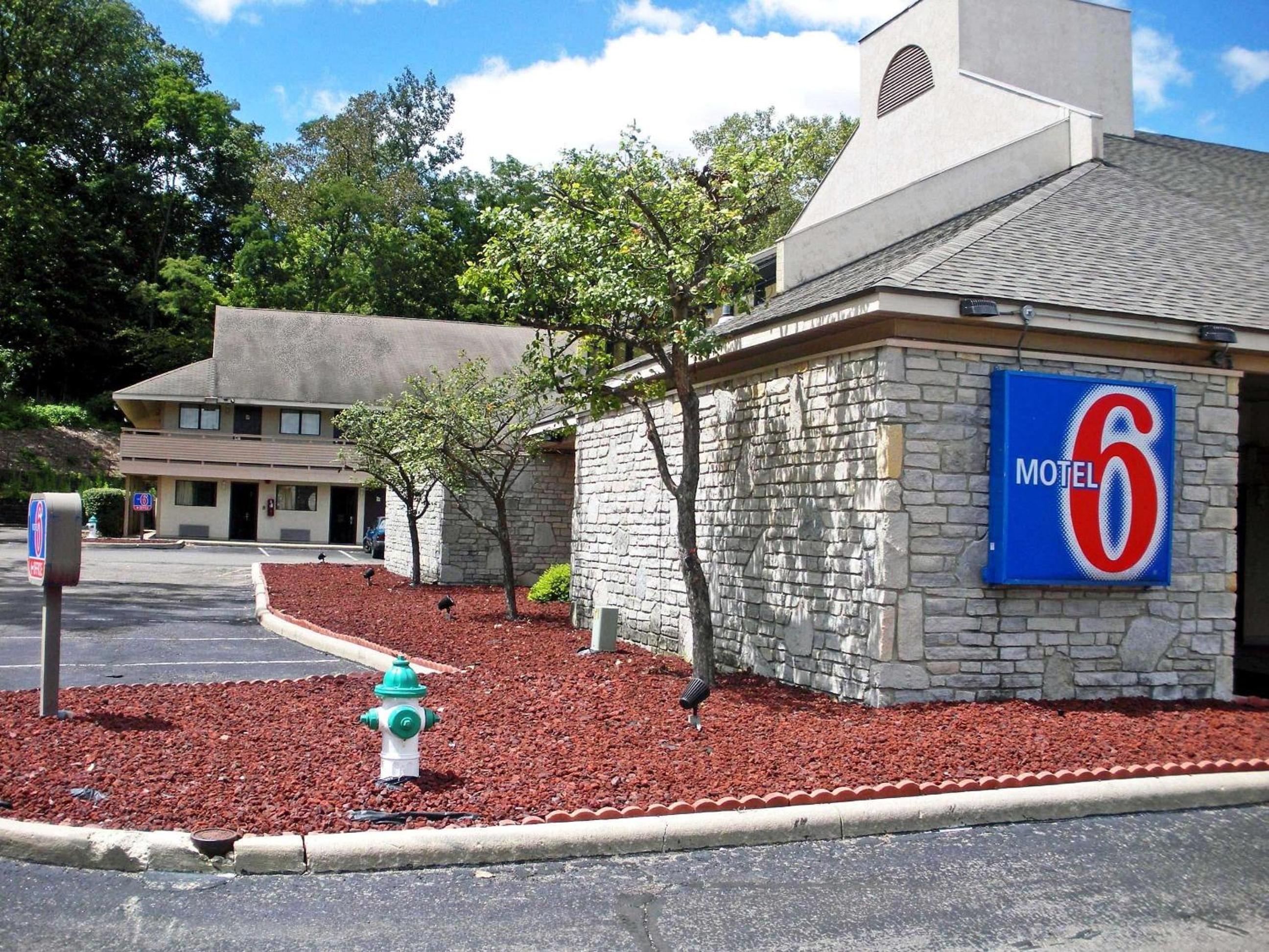 Motel 6-Dayton, OH - Englewood view 5